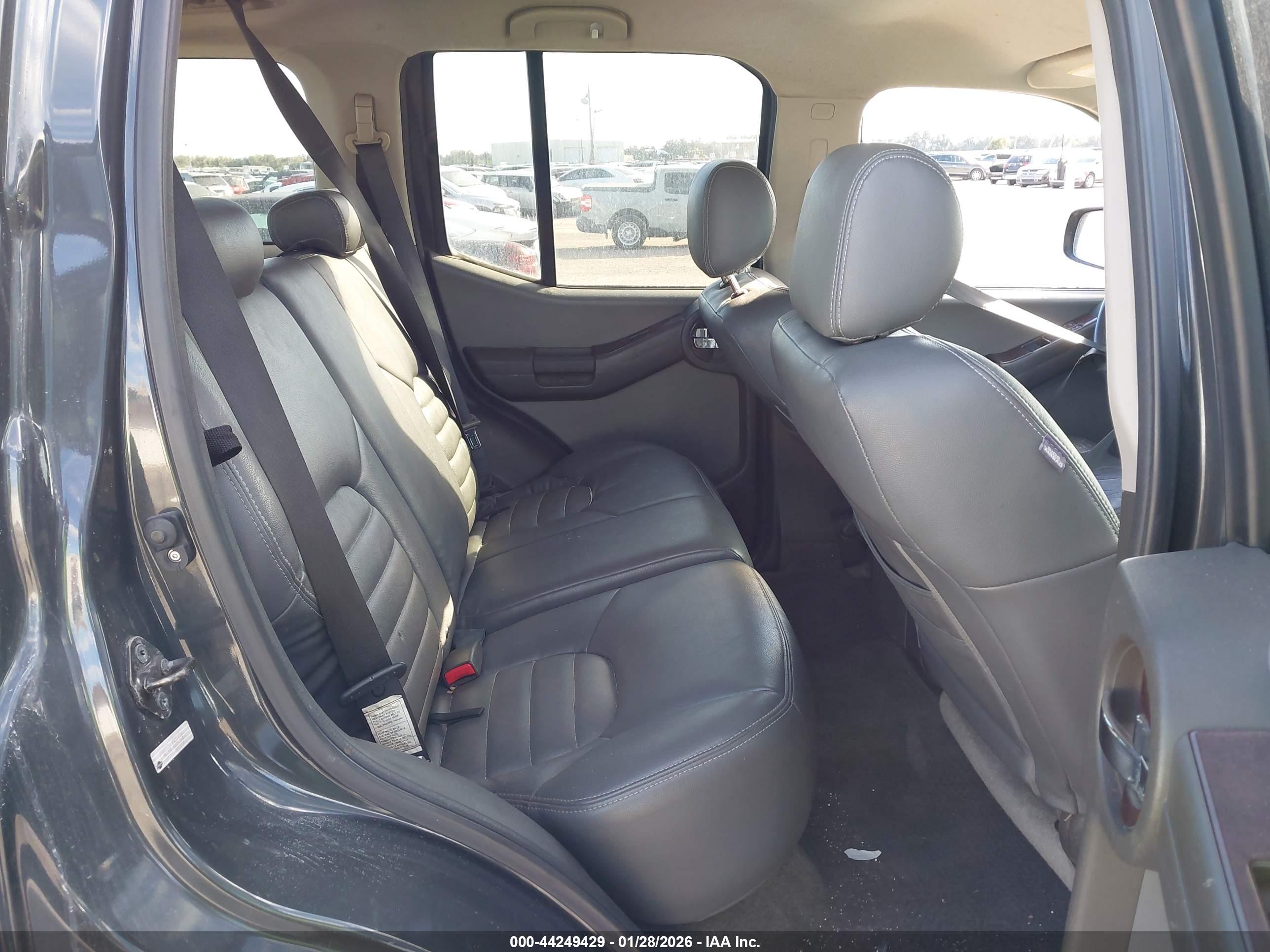 NISSAN XTERRA image 8