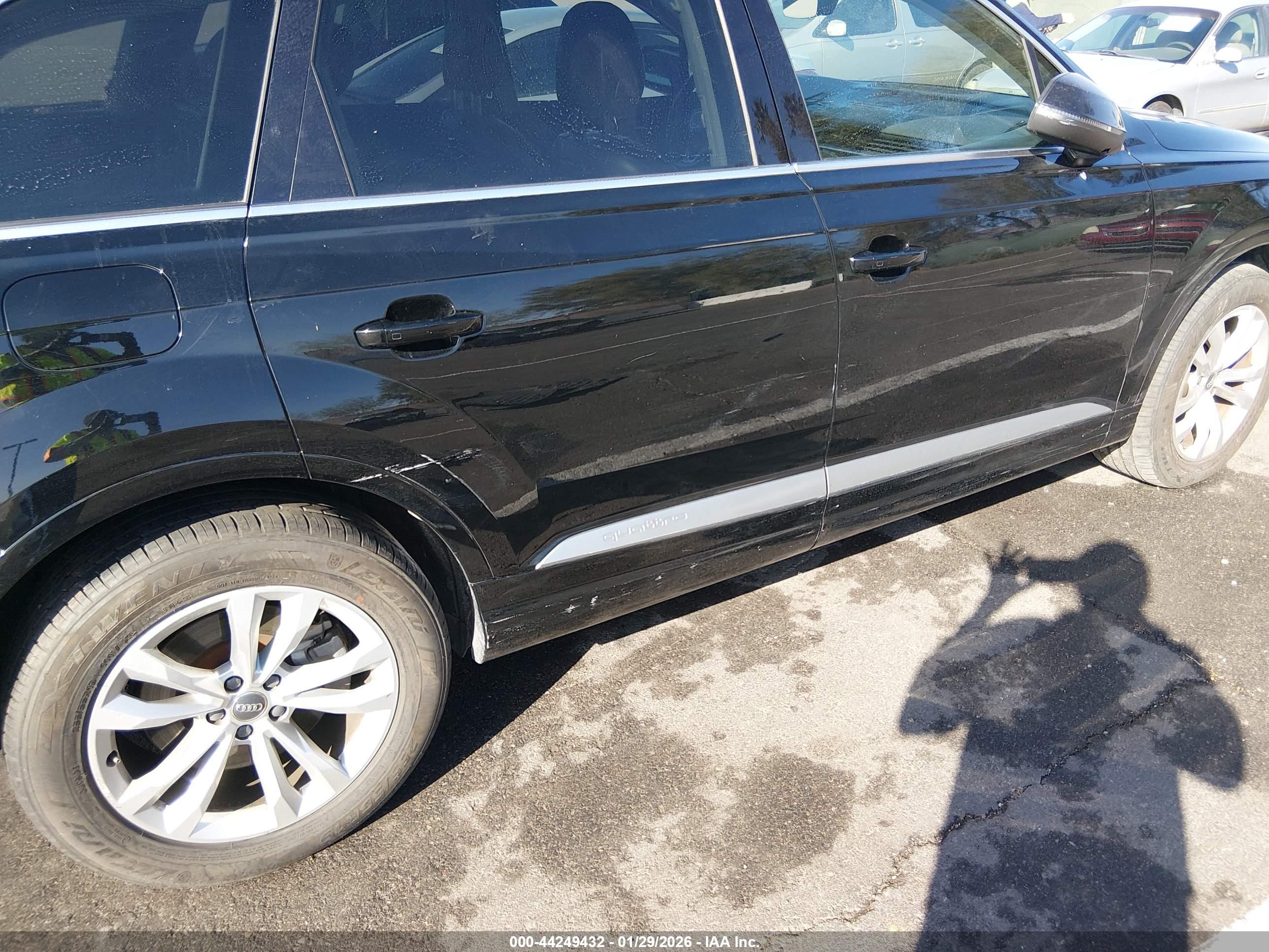 AUDI Q7 image 6