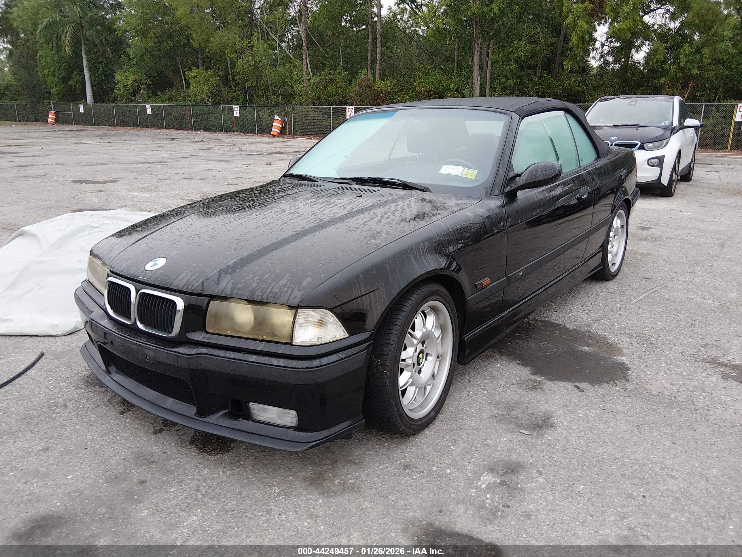BMW 325 image 2