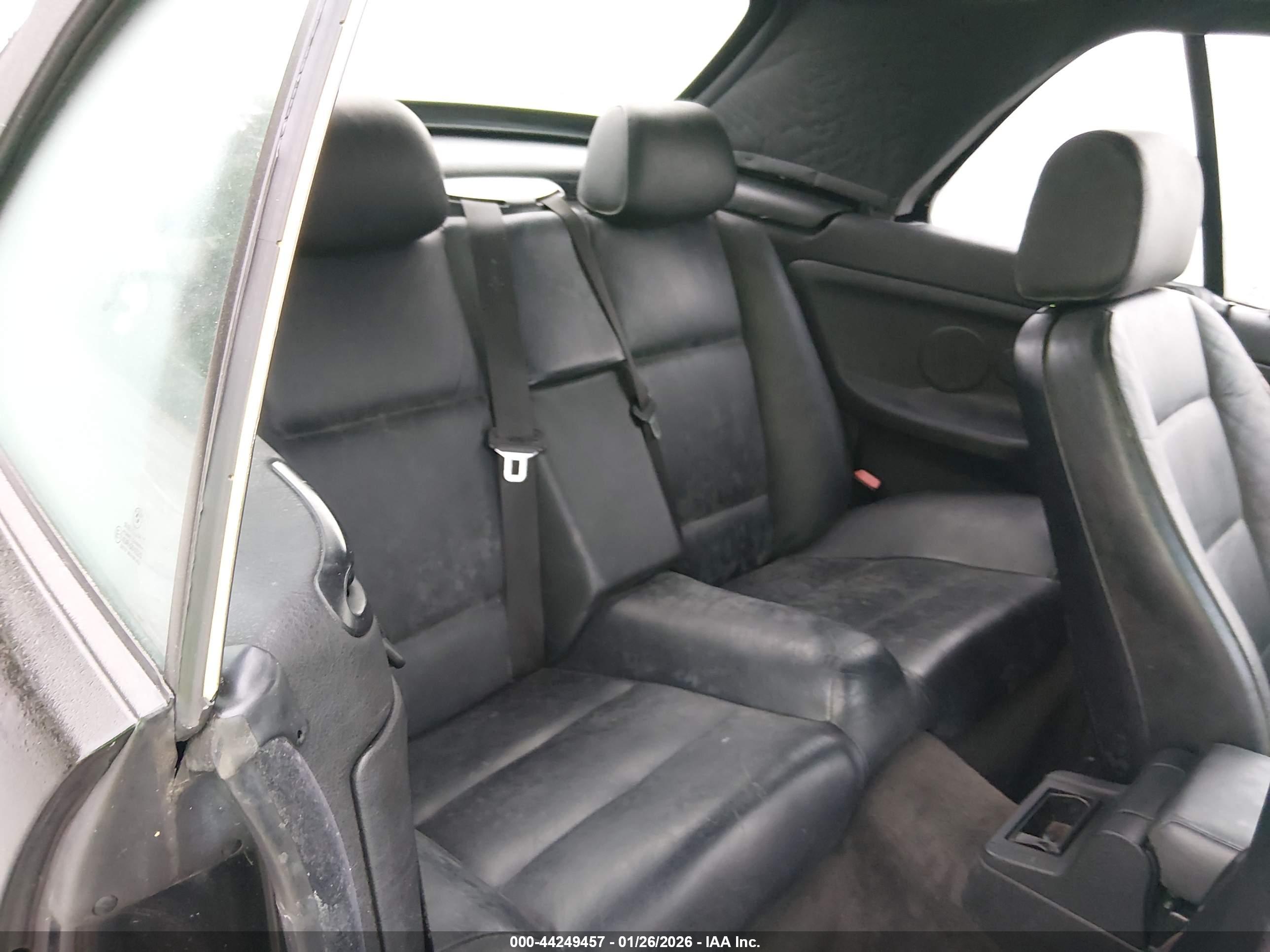 BMW 325 image 8