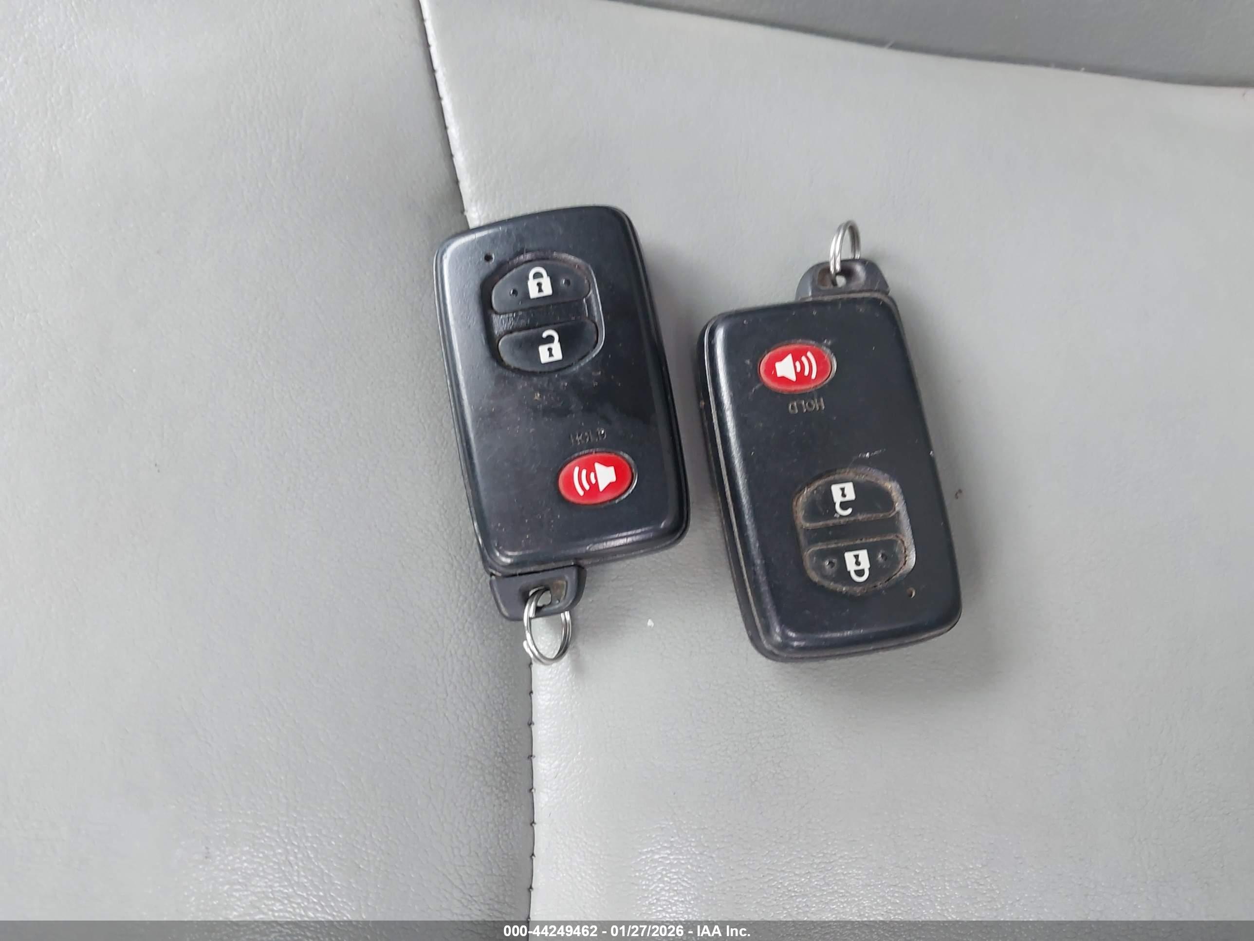 TOYOTA PRIUS image 11