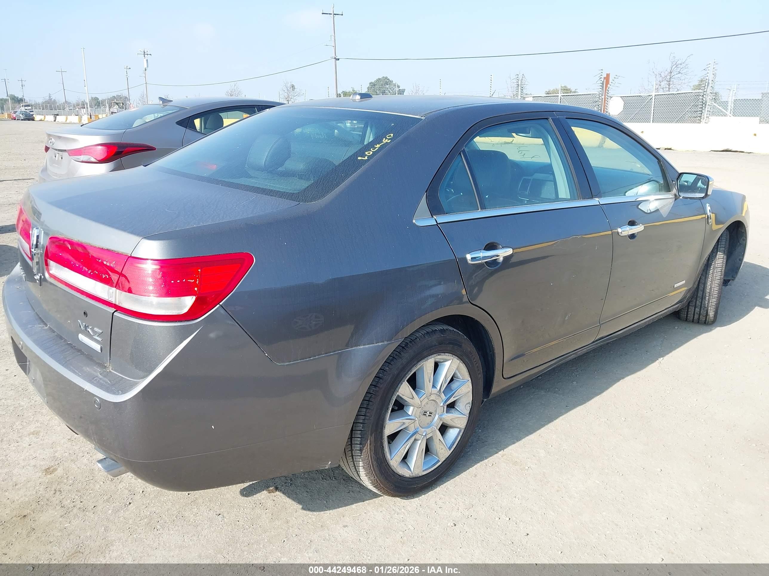 LINCOLN MKZ image 4