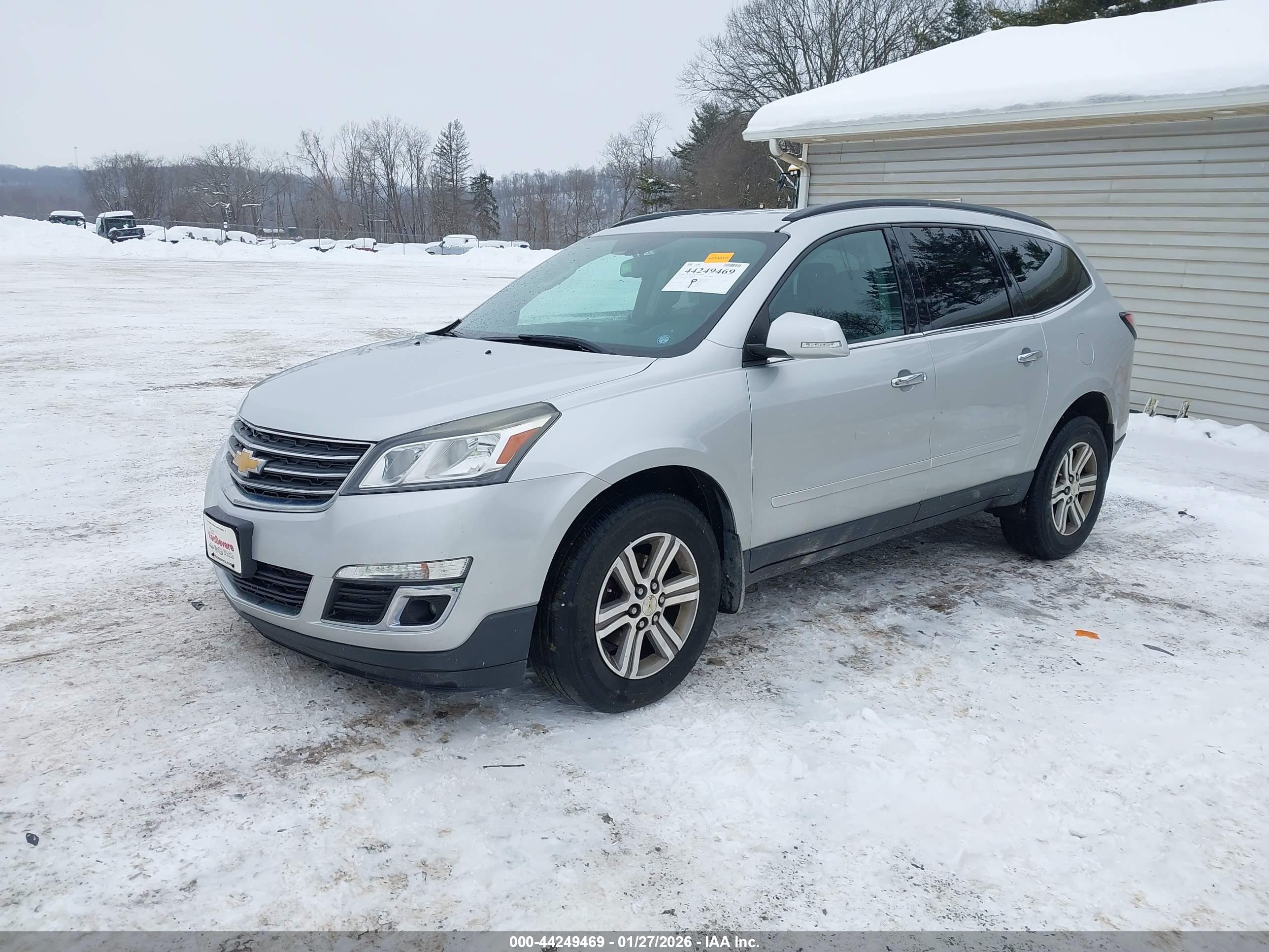 CHEVROLET TRAVERSE image 2