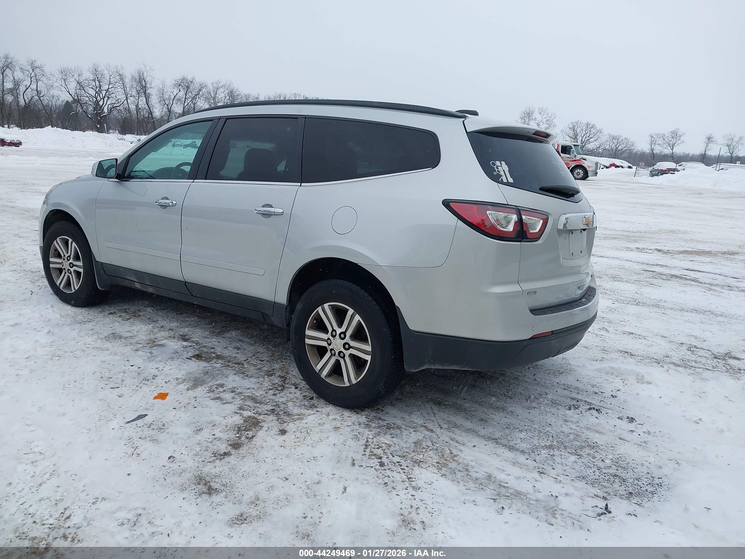 CHEVROLET TRAVERSE image 3