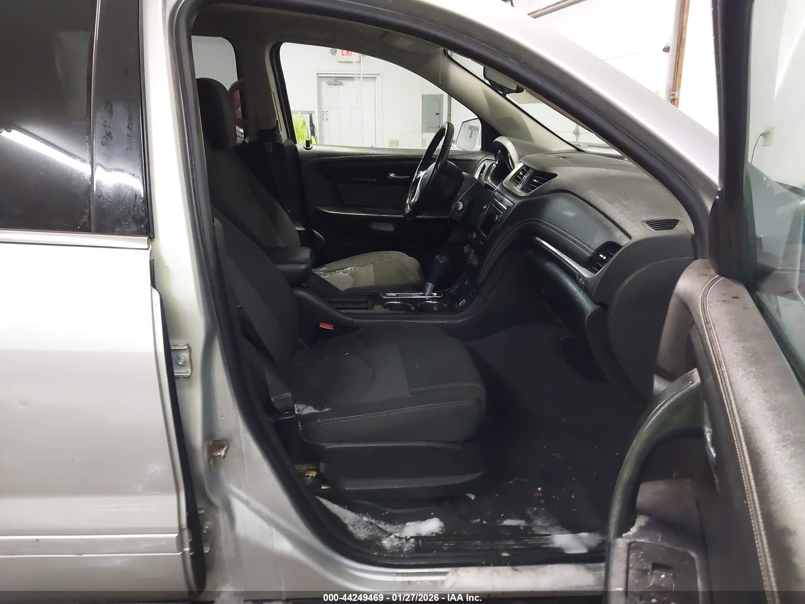 CHEVROLET TRAVERSE image 5