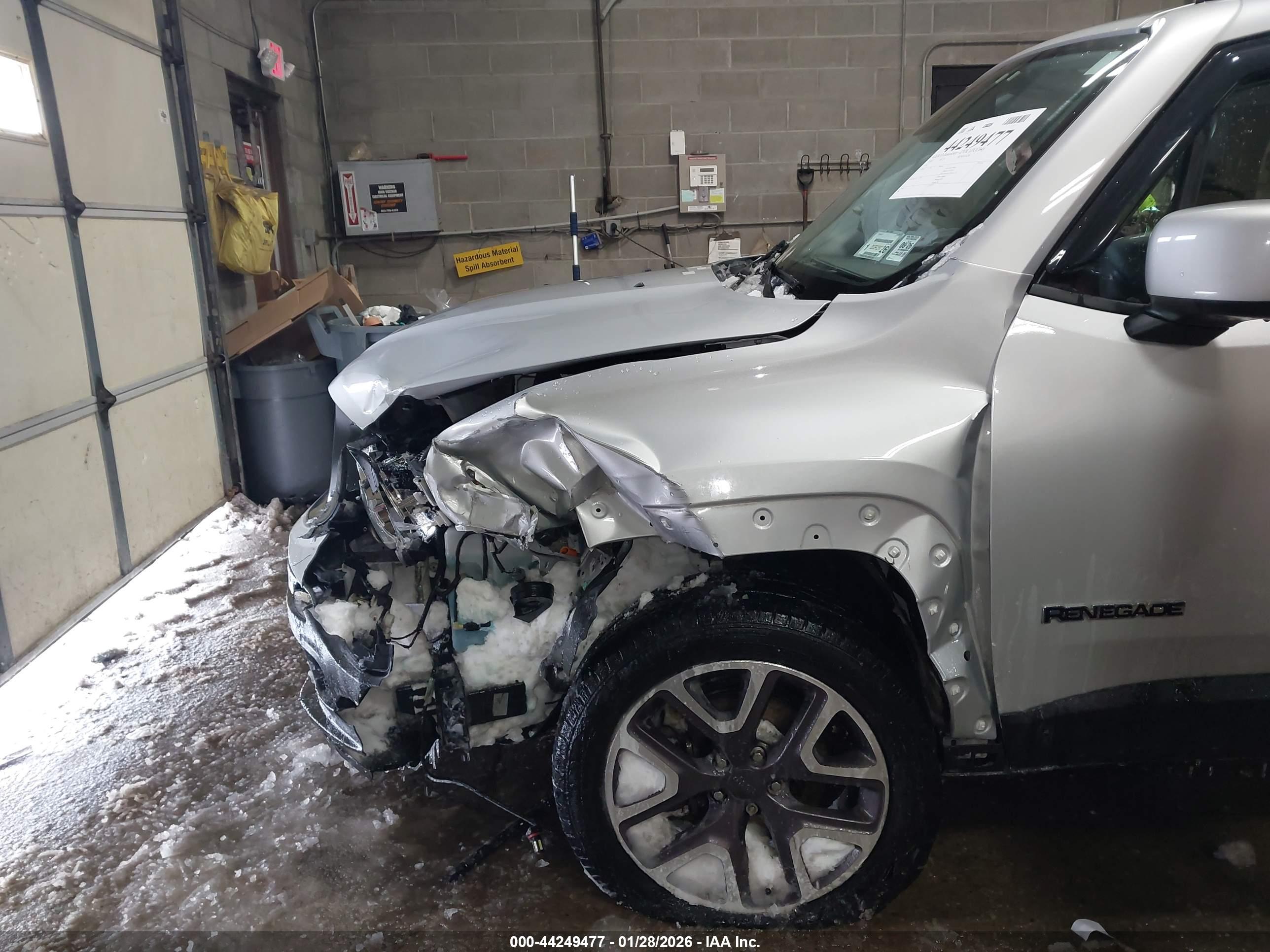 JEEP RENEGADE image 6