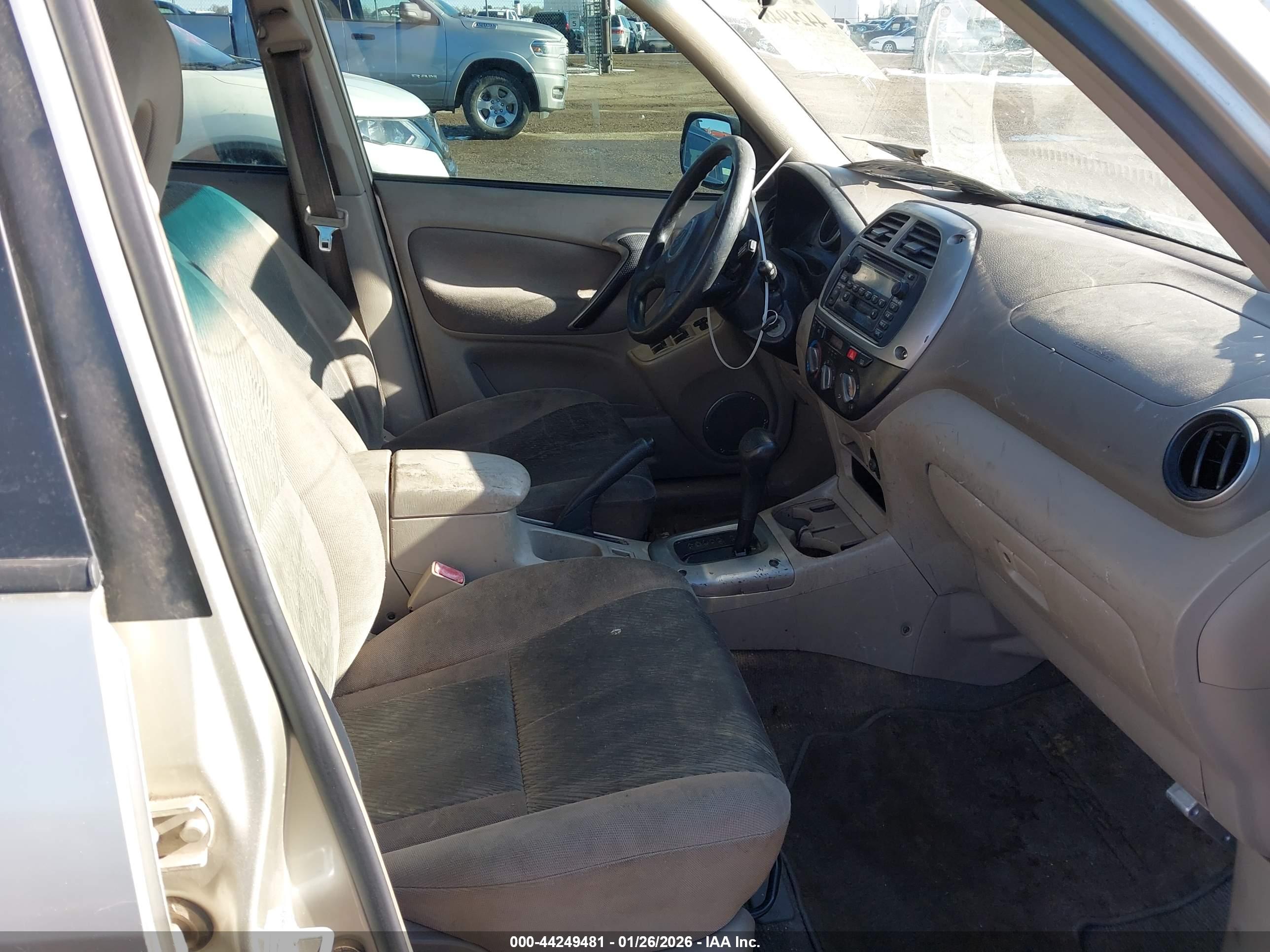 TOYOTA RAV4 image 5