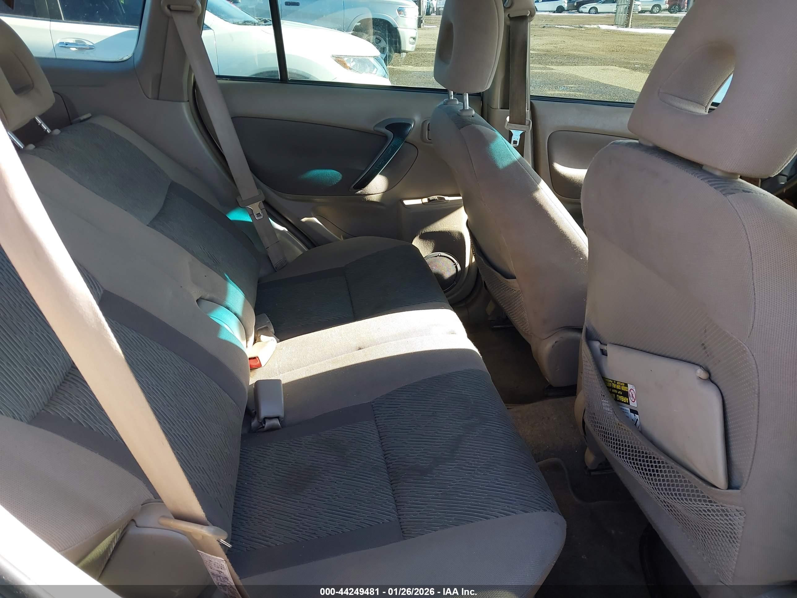 TOYOTA RAV4 image 8