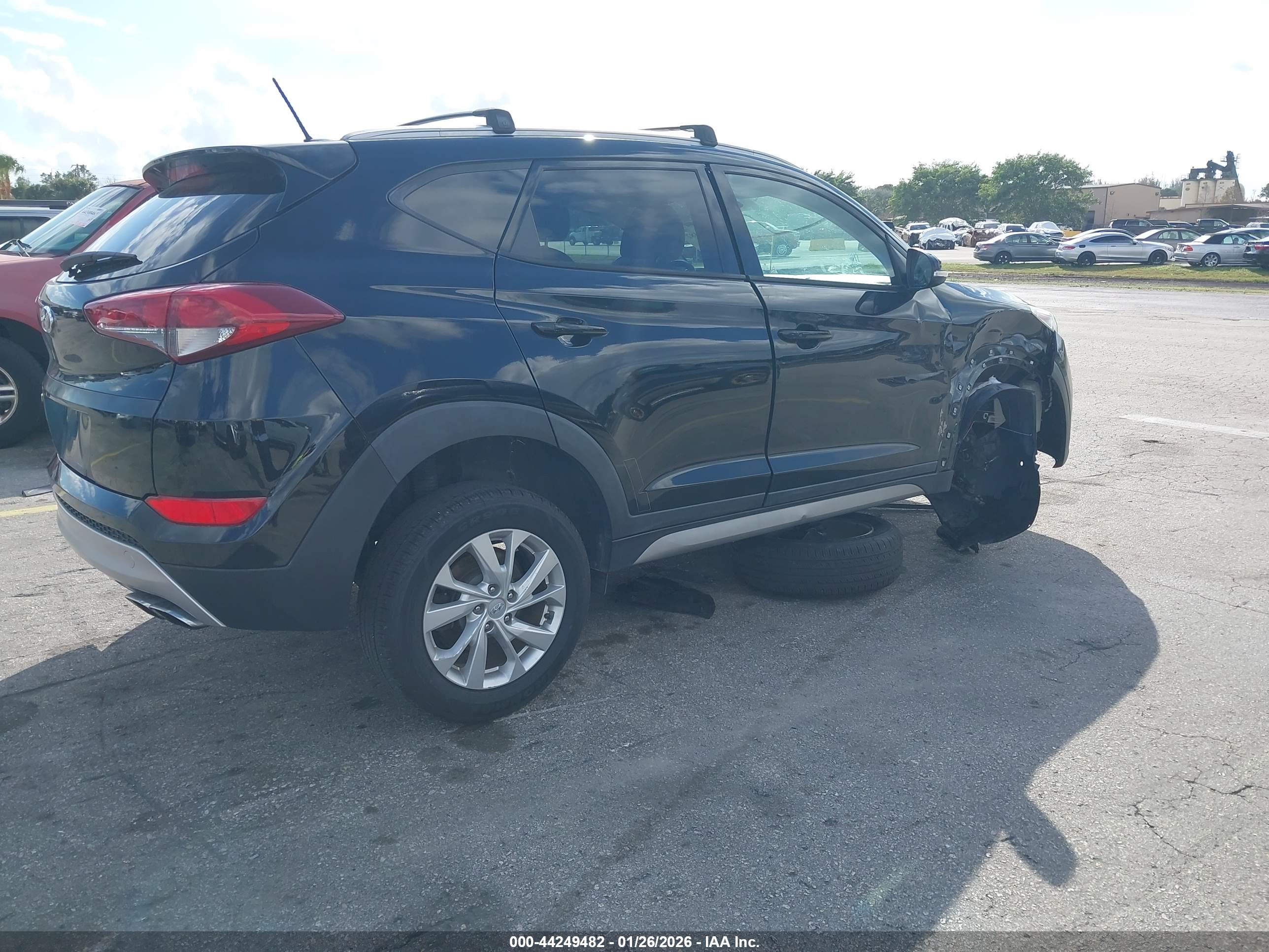 HYUNDAI TUCSON image 4