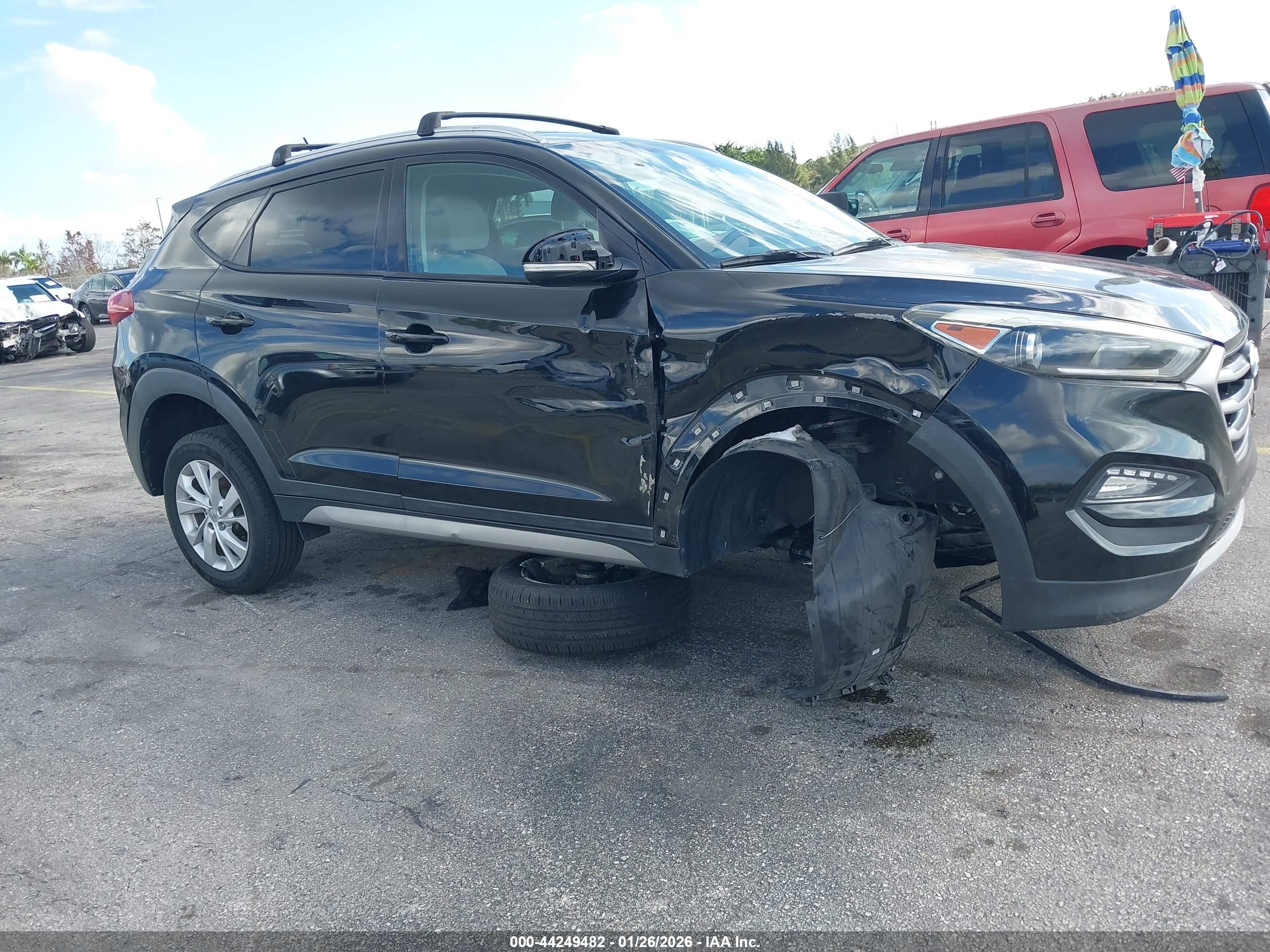 HYUNDAI TUCSON image 6