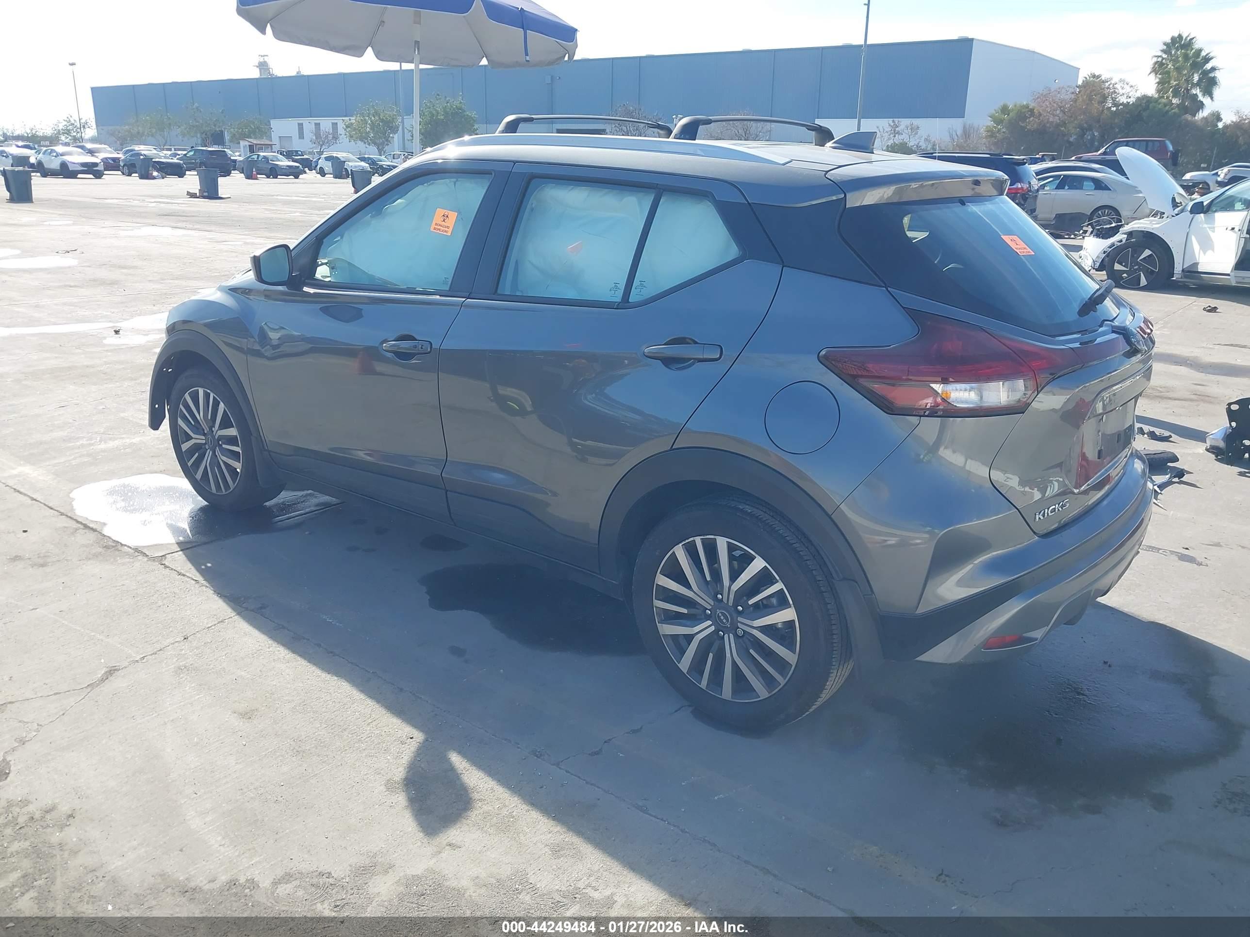 NISSAN KICKS image 3
