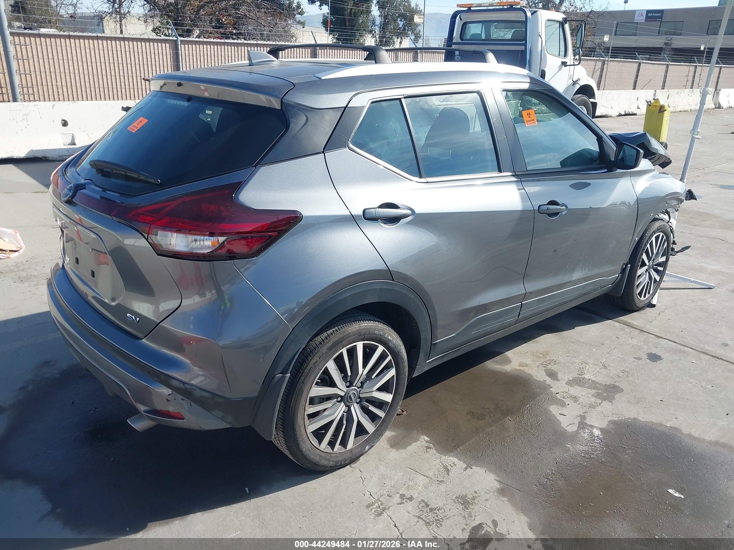 NISSAN KICKS image 4