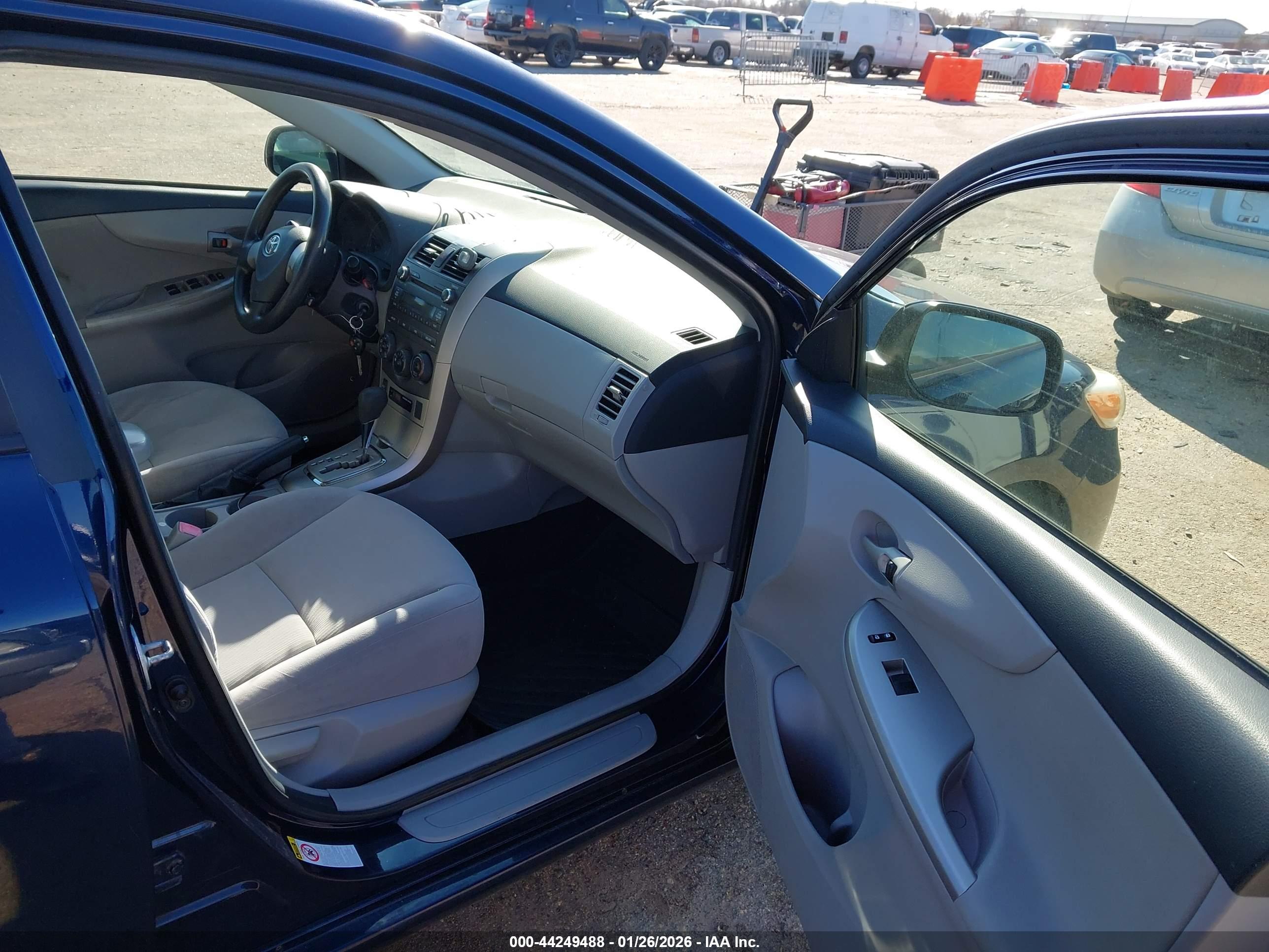 TOYOTA COROLLA image 5