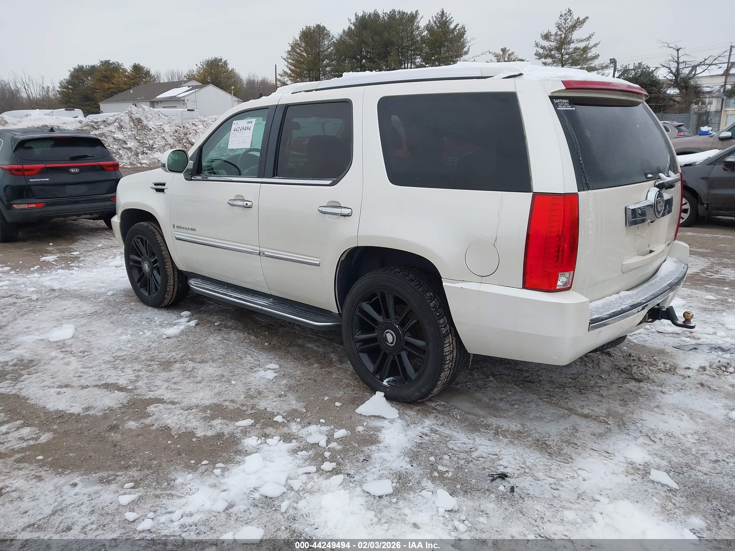 CADILLAC ESCALADE image 3