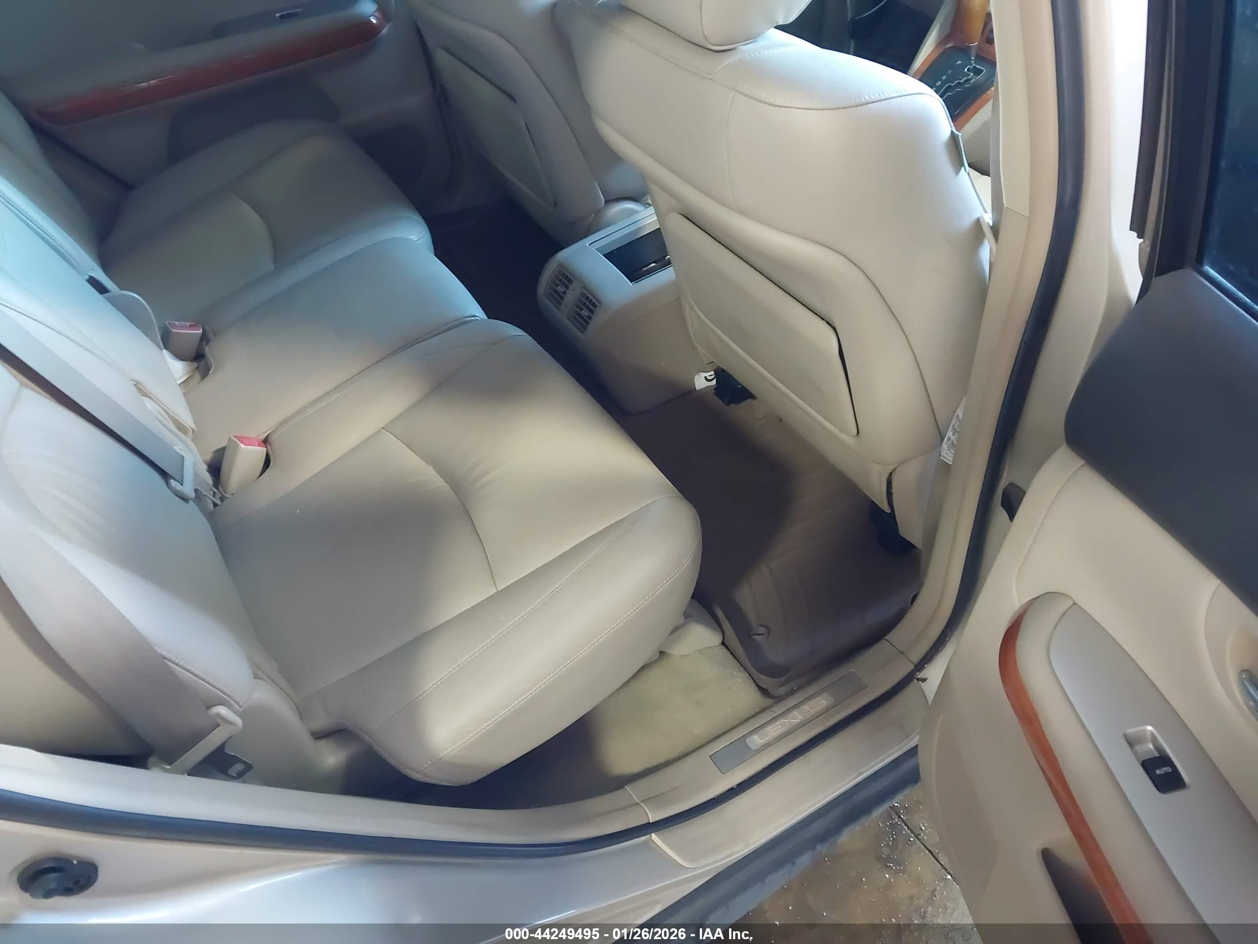 LEXUS RX image 8