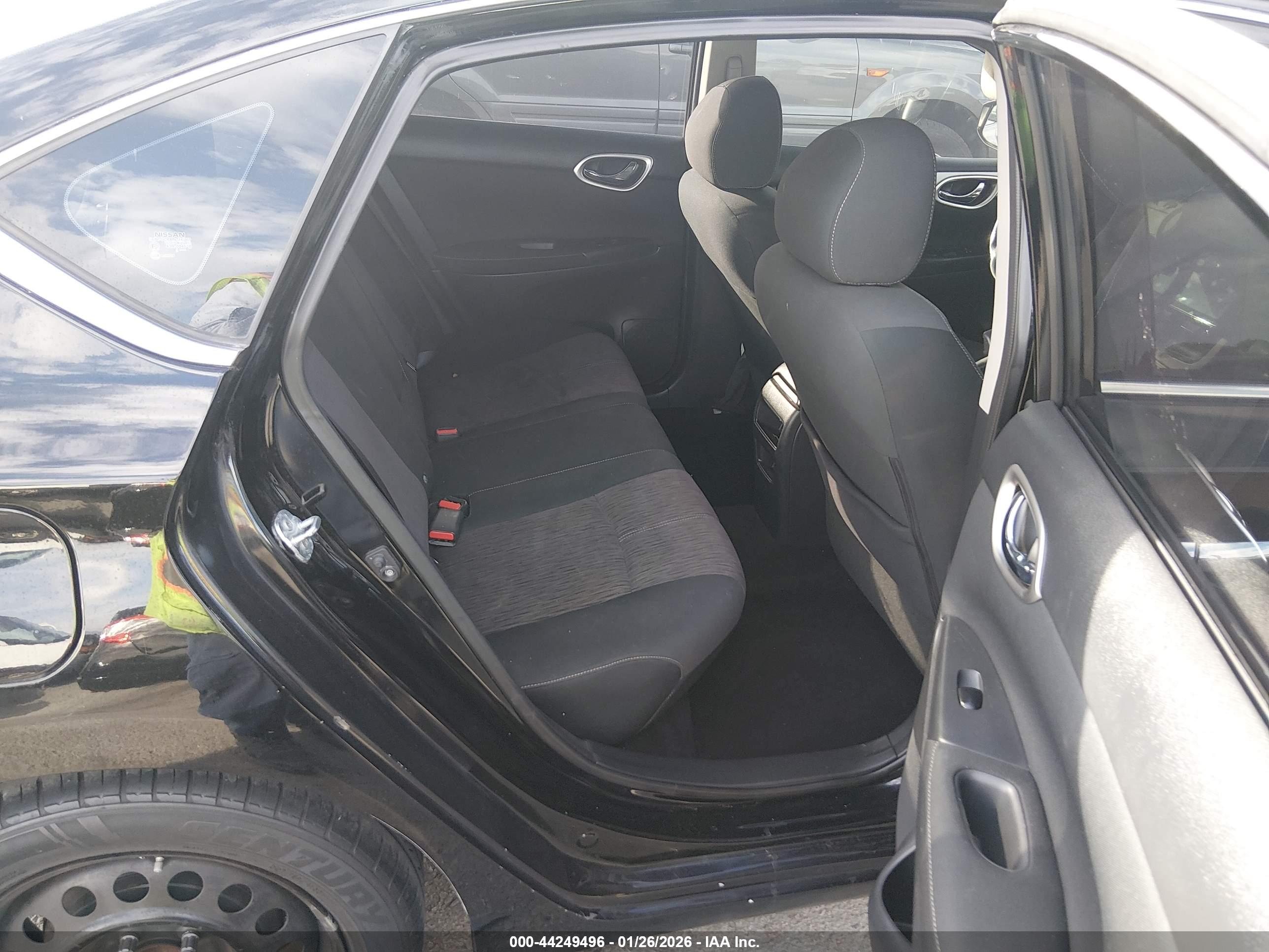 NISSAN SENTRA image 8