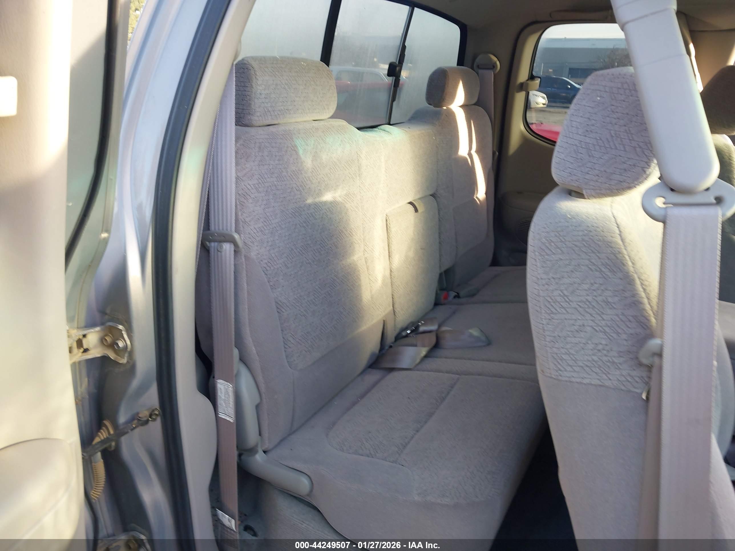 TOYOTA TUNDRA image 8