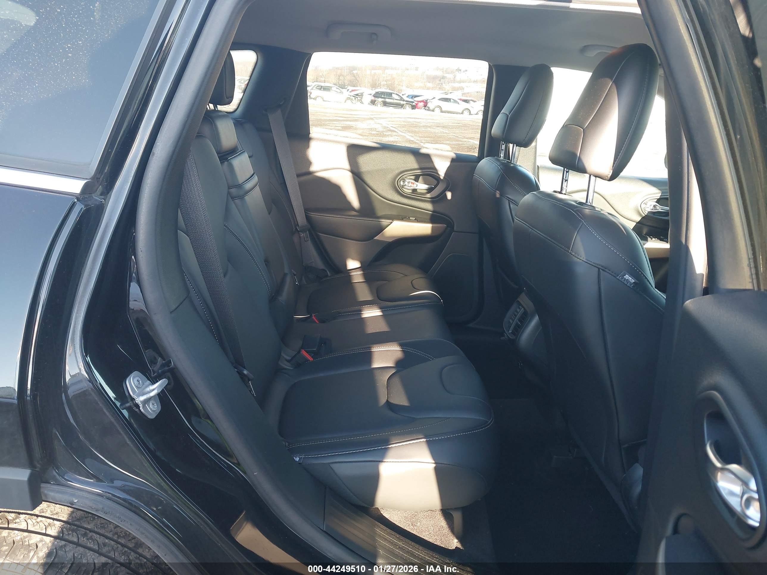 JEEP CHEROKEE image 8