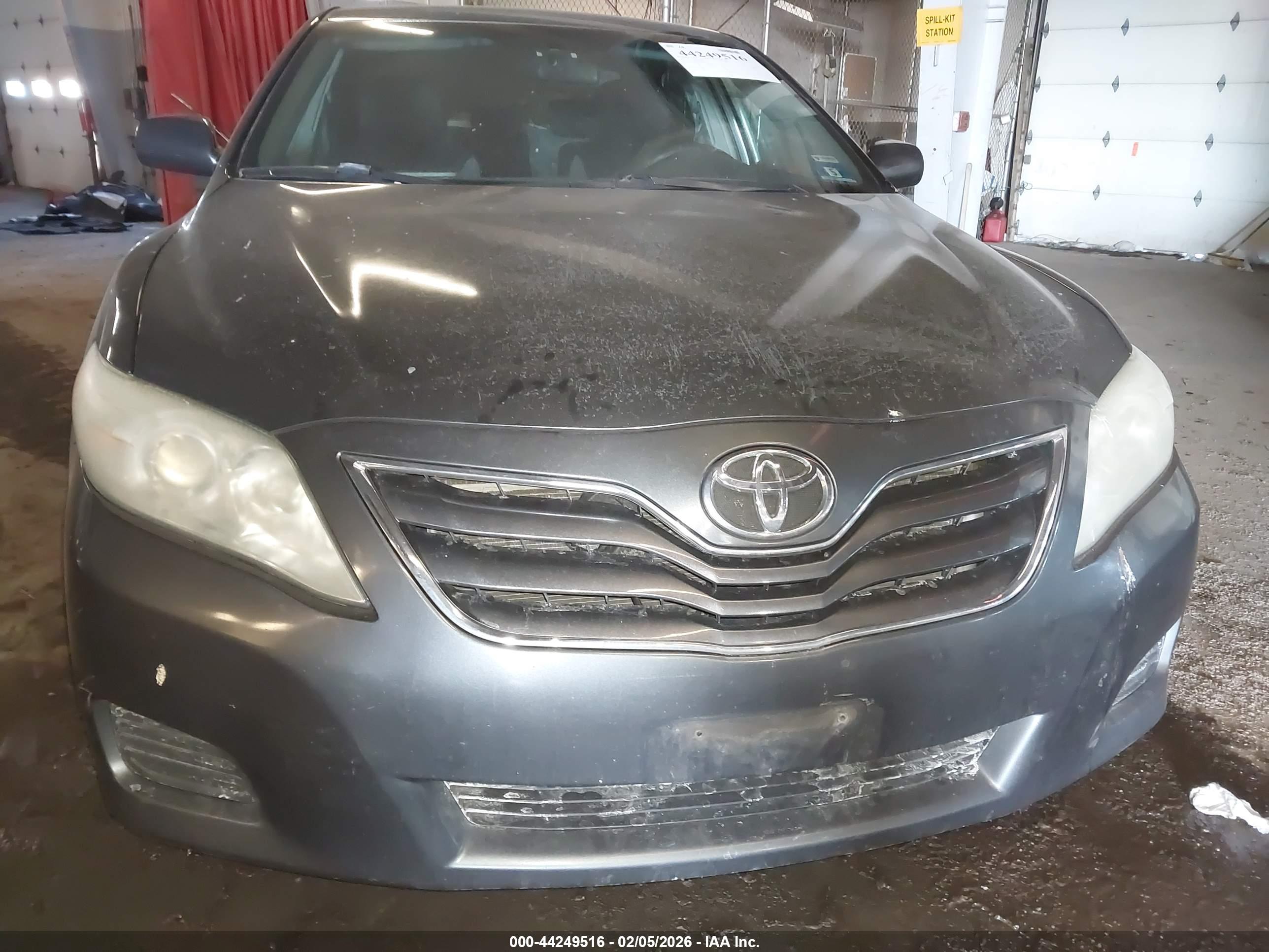 TOYOTA CAMRY image 6