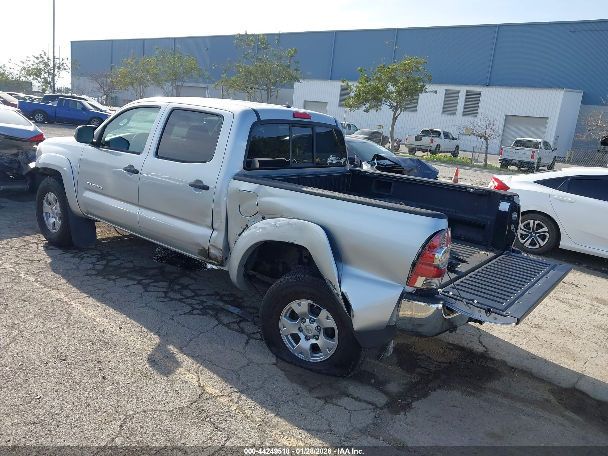 TOYOTA TACOMA image 3