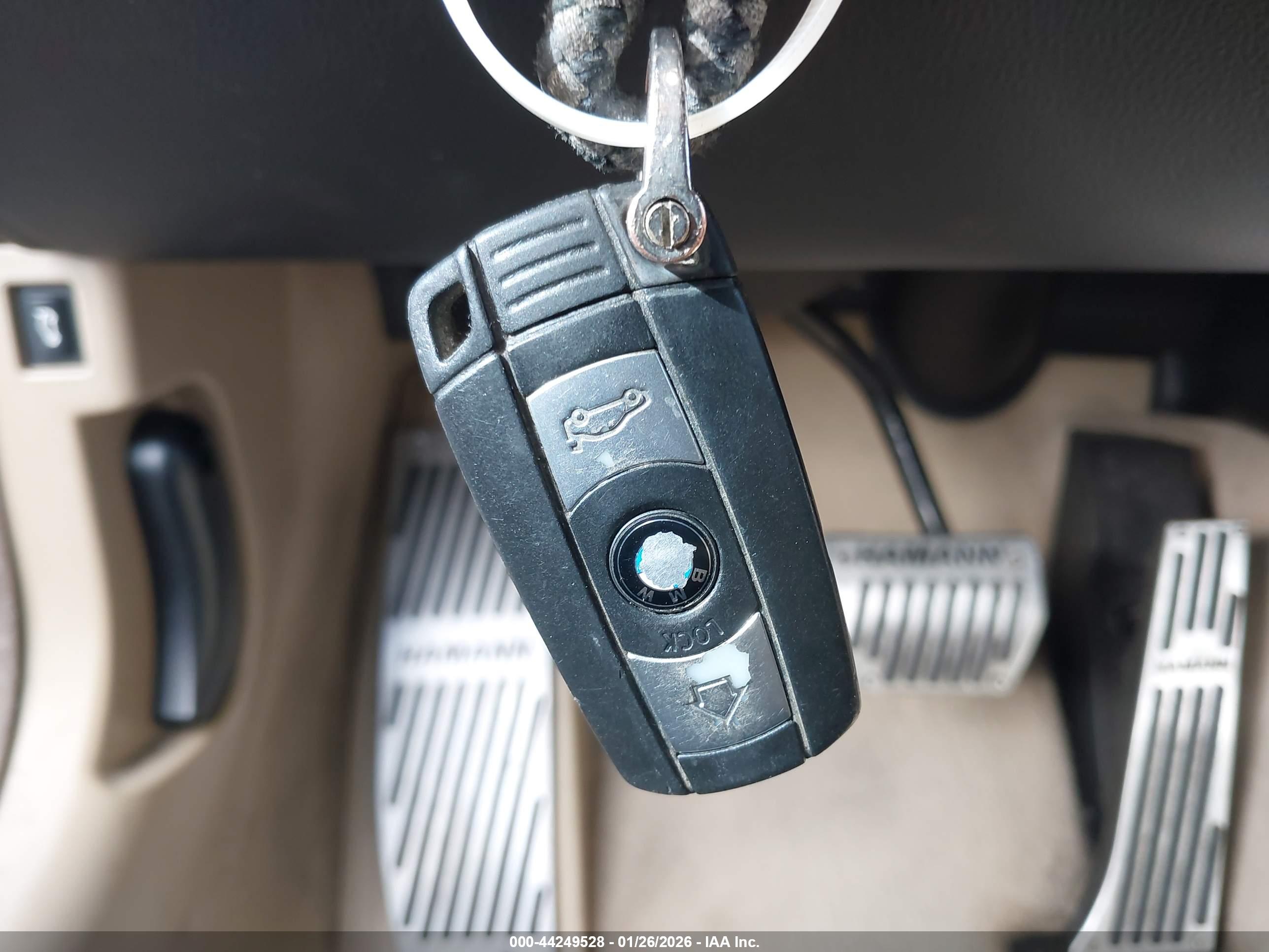 BMW 650I image 11