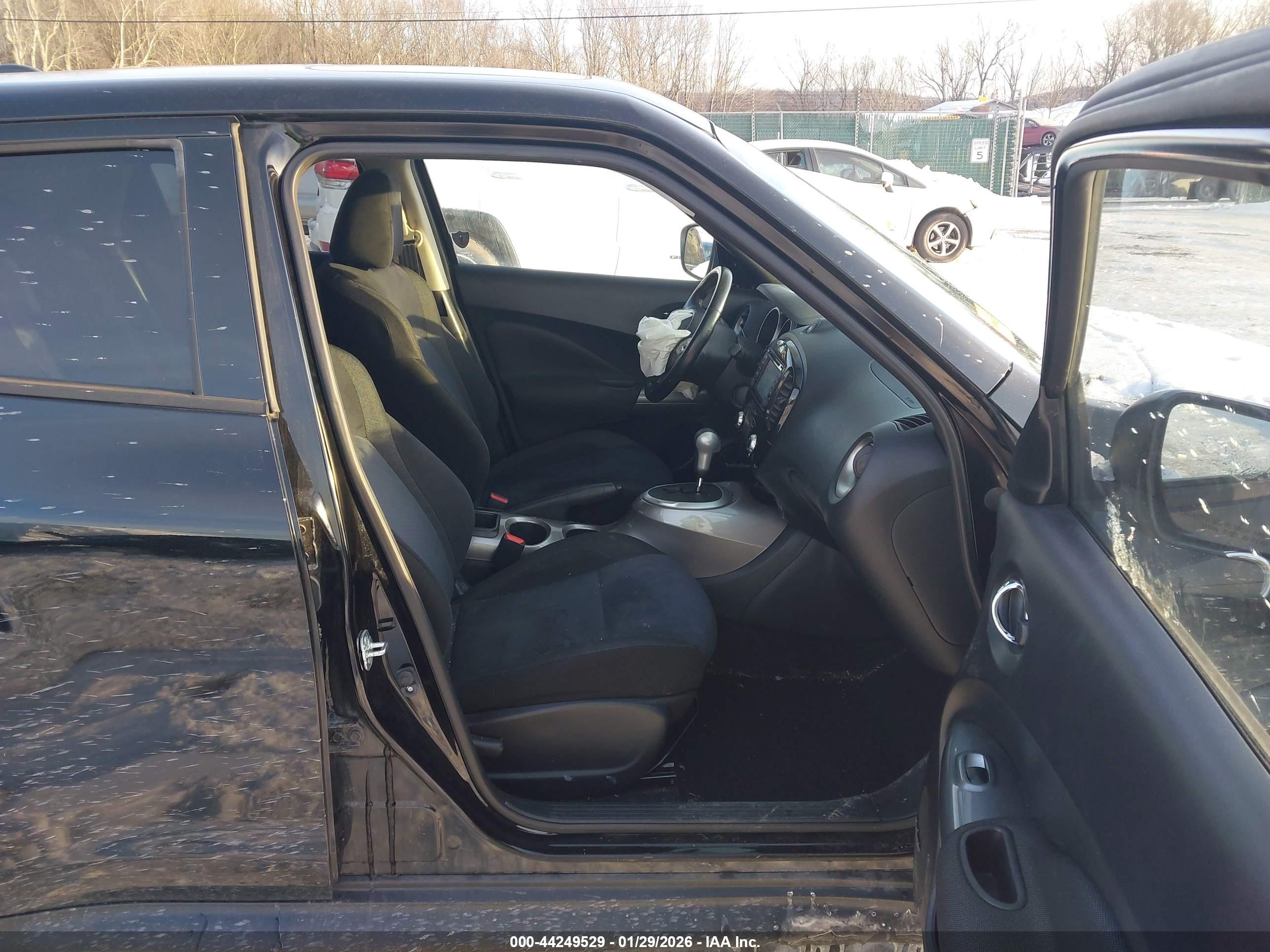 NISSAN JUKE image 5