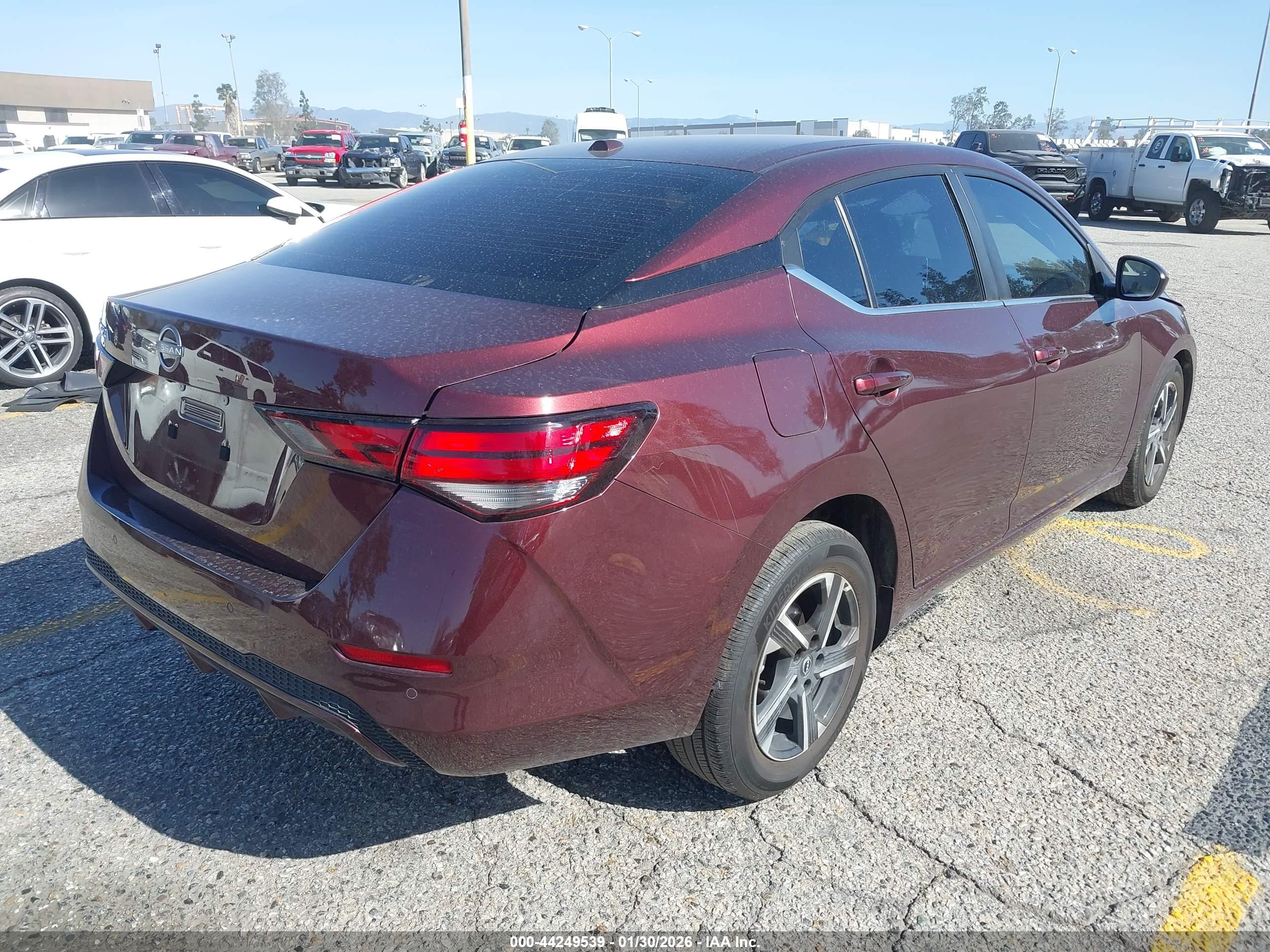 NISSAN SENTRA image 4