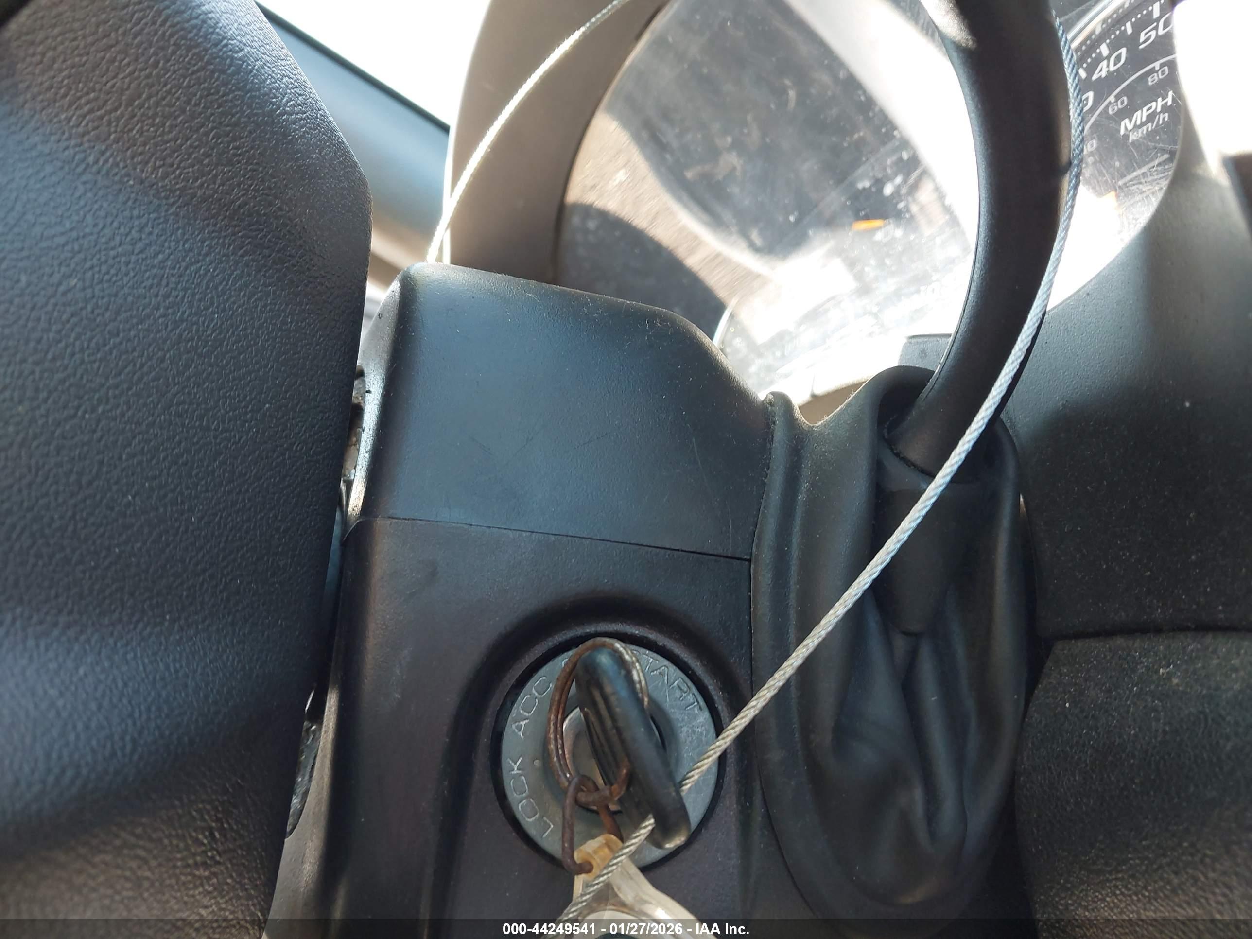 CHEVROLET COLORADO image 11
