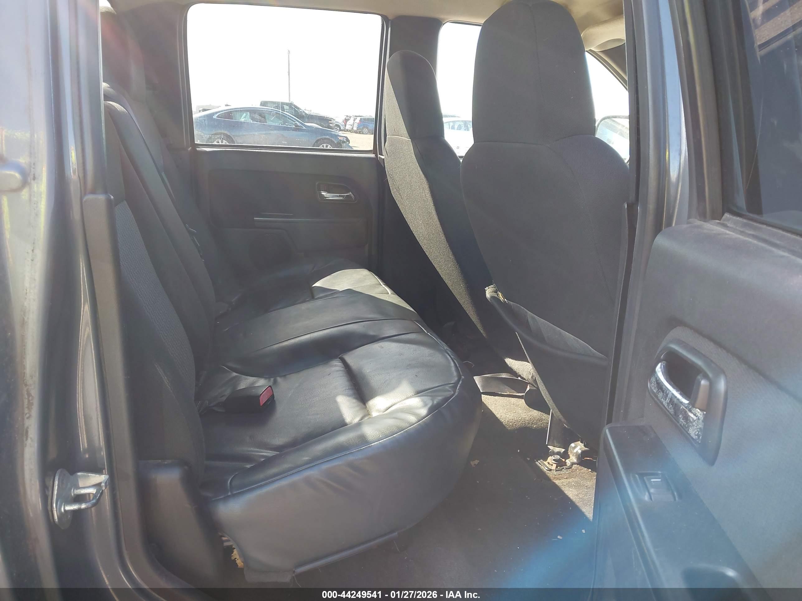 CHEVROLET COLORADO image 8