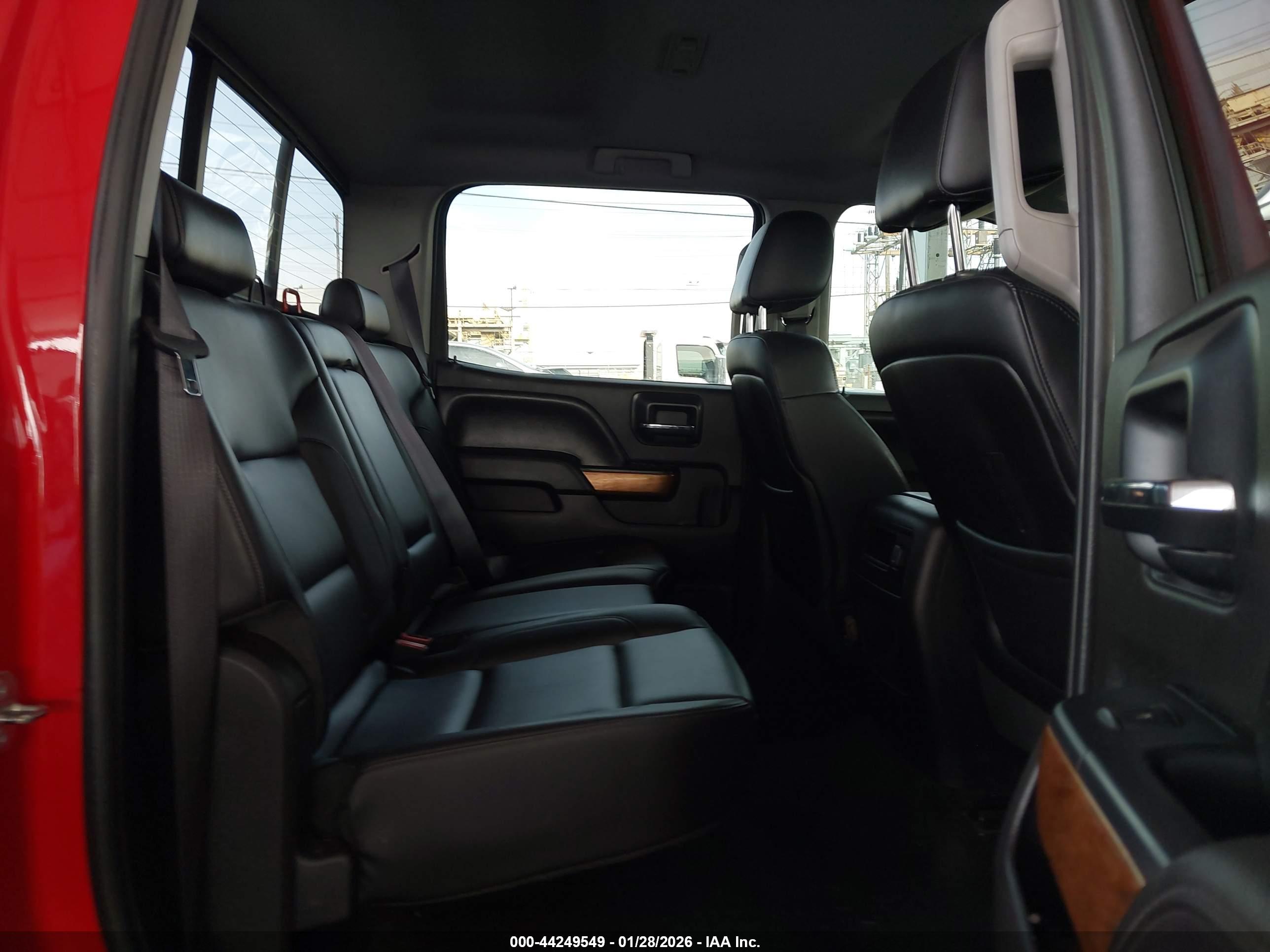 CHEVROLET SILVERADO image 8