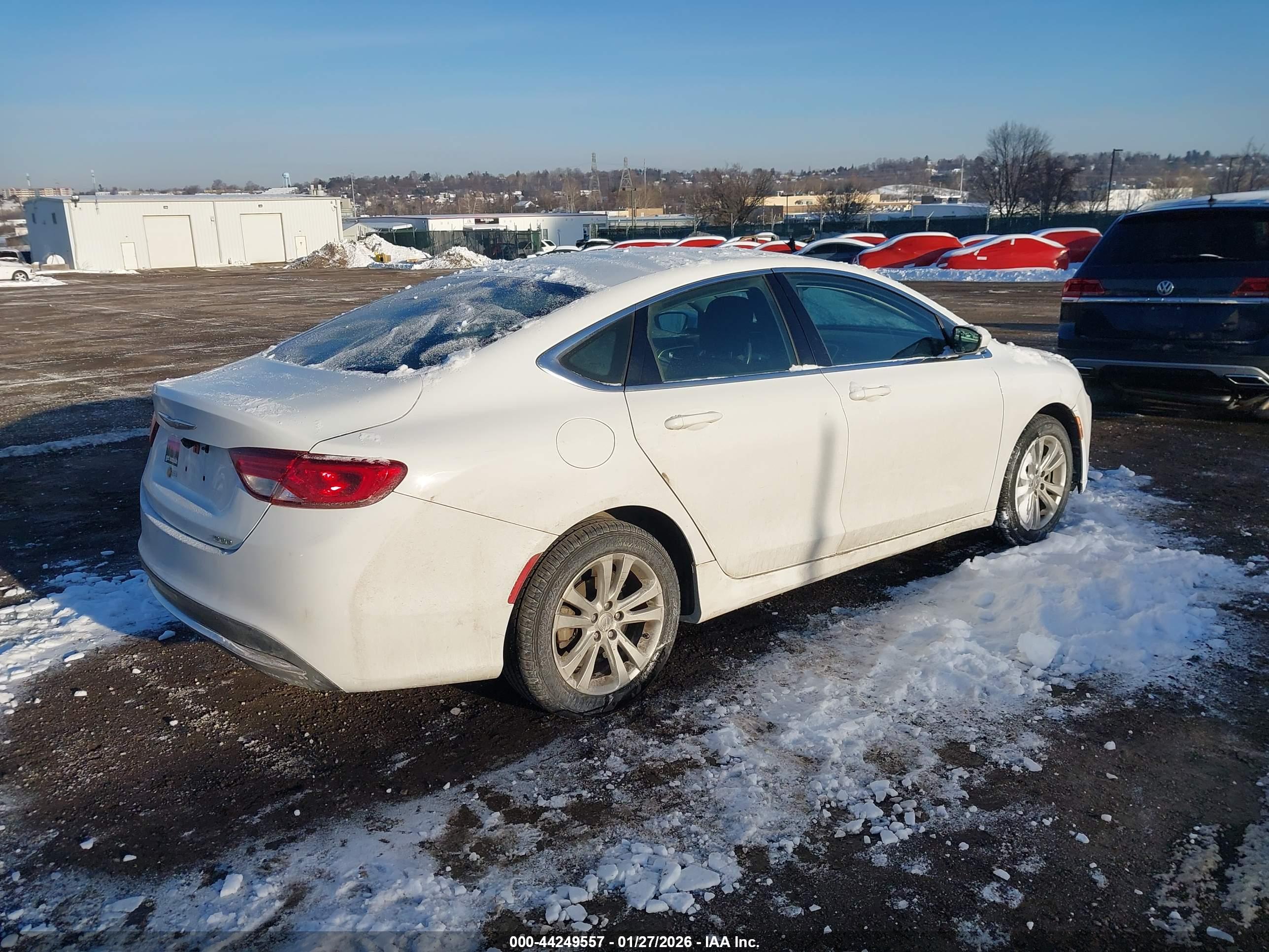 CHRYSLER 200 image 4