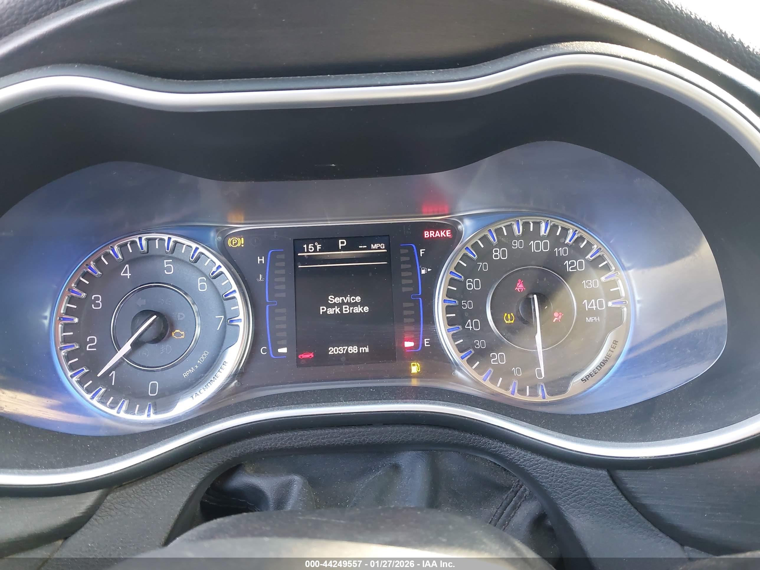 CHRYSLER 200 image 7
