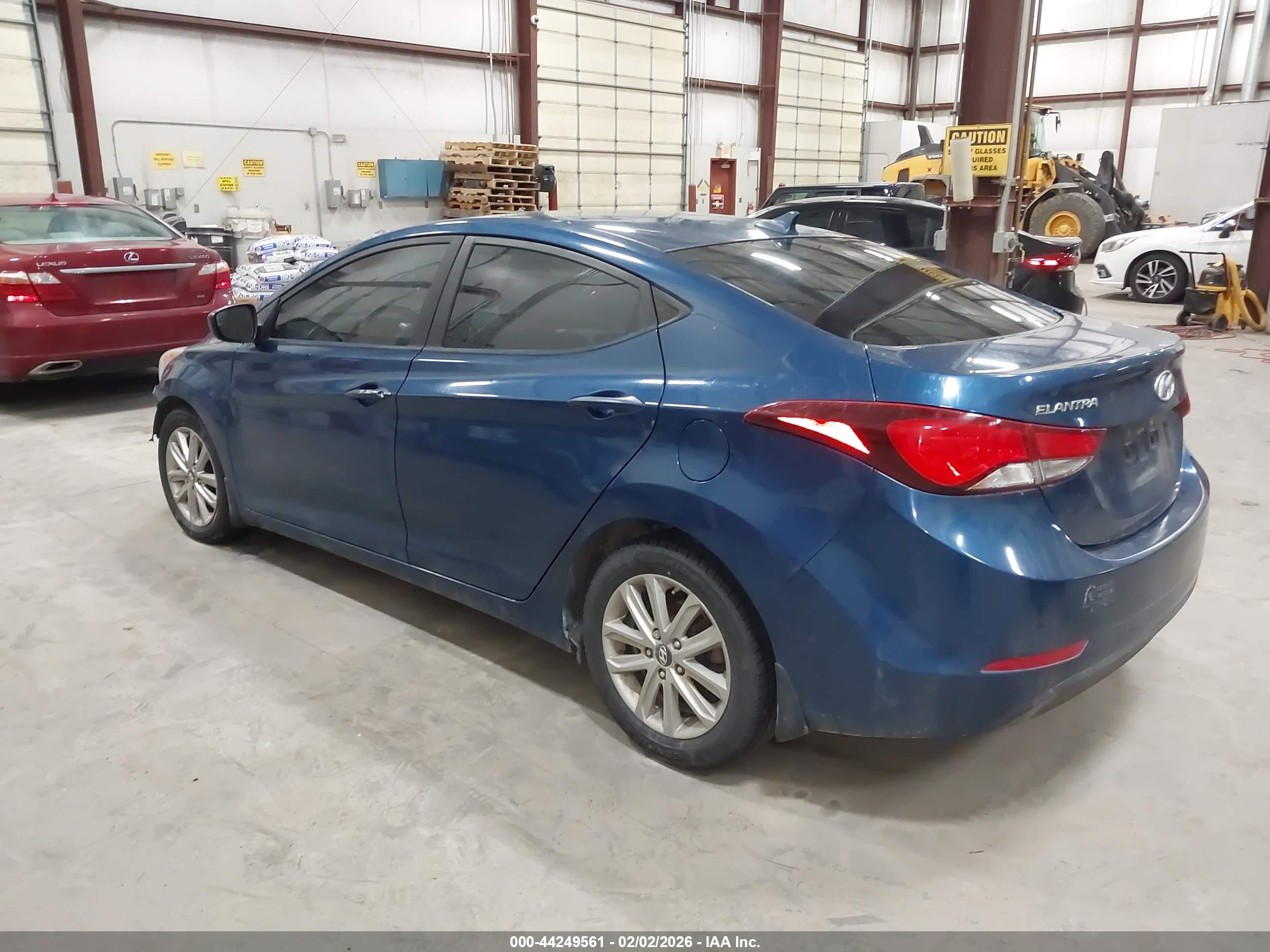 HYUNDAI ELANTRA image 3