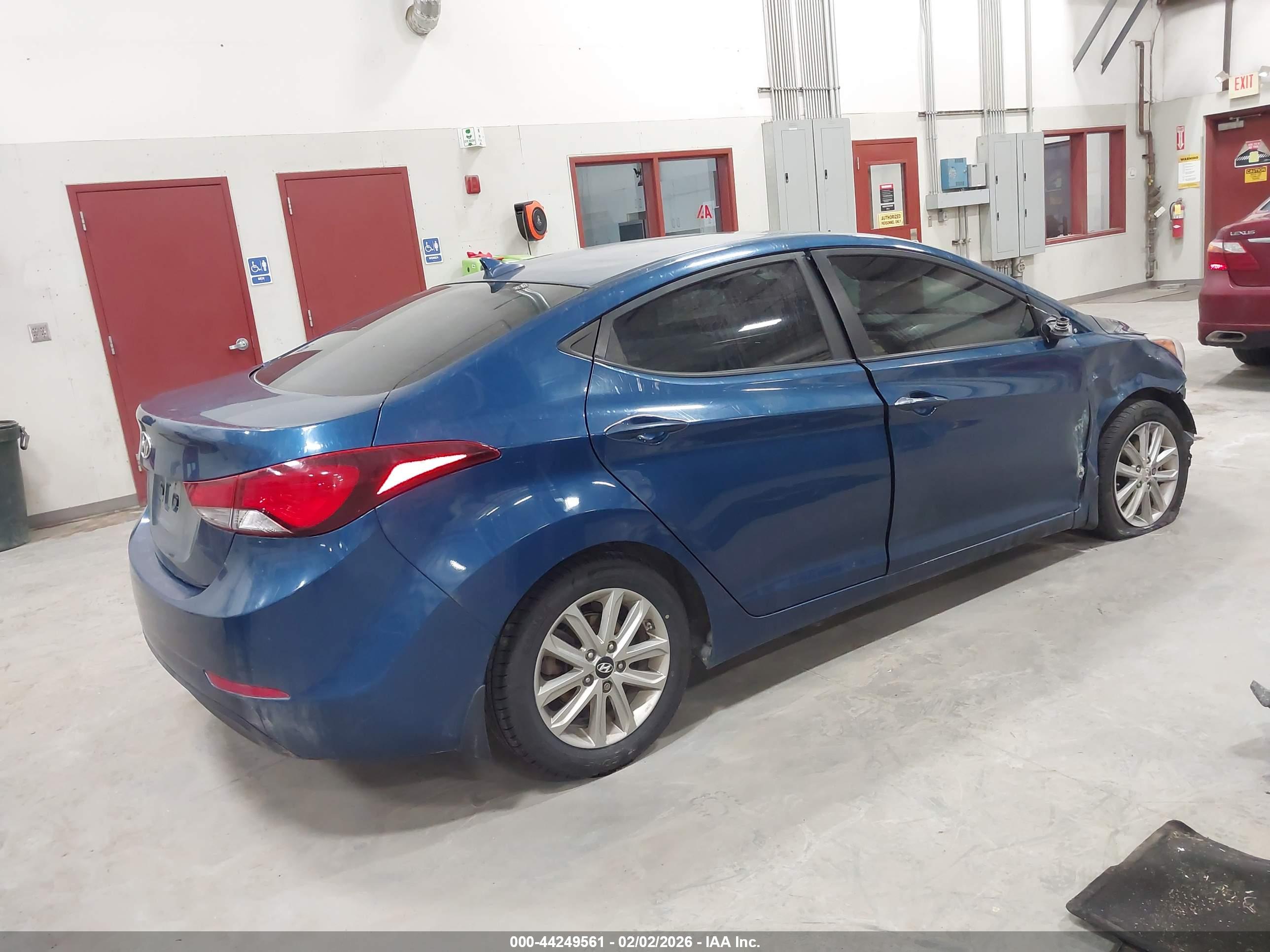 HYUNDAI ELANTRA image 4