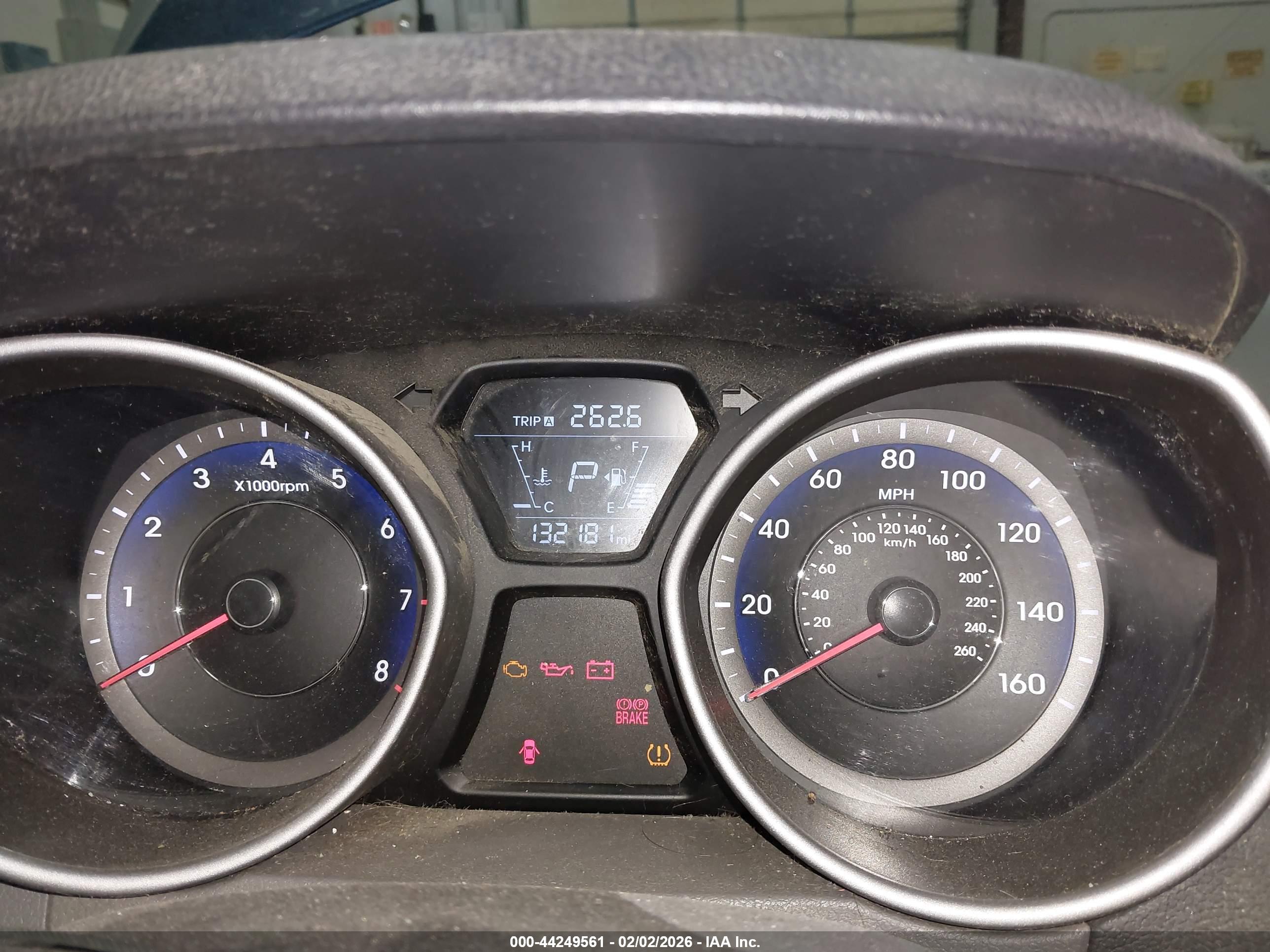 HYUNDAI ELANTRA image 7