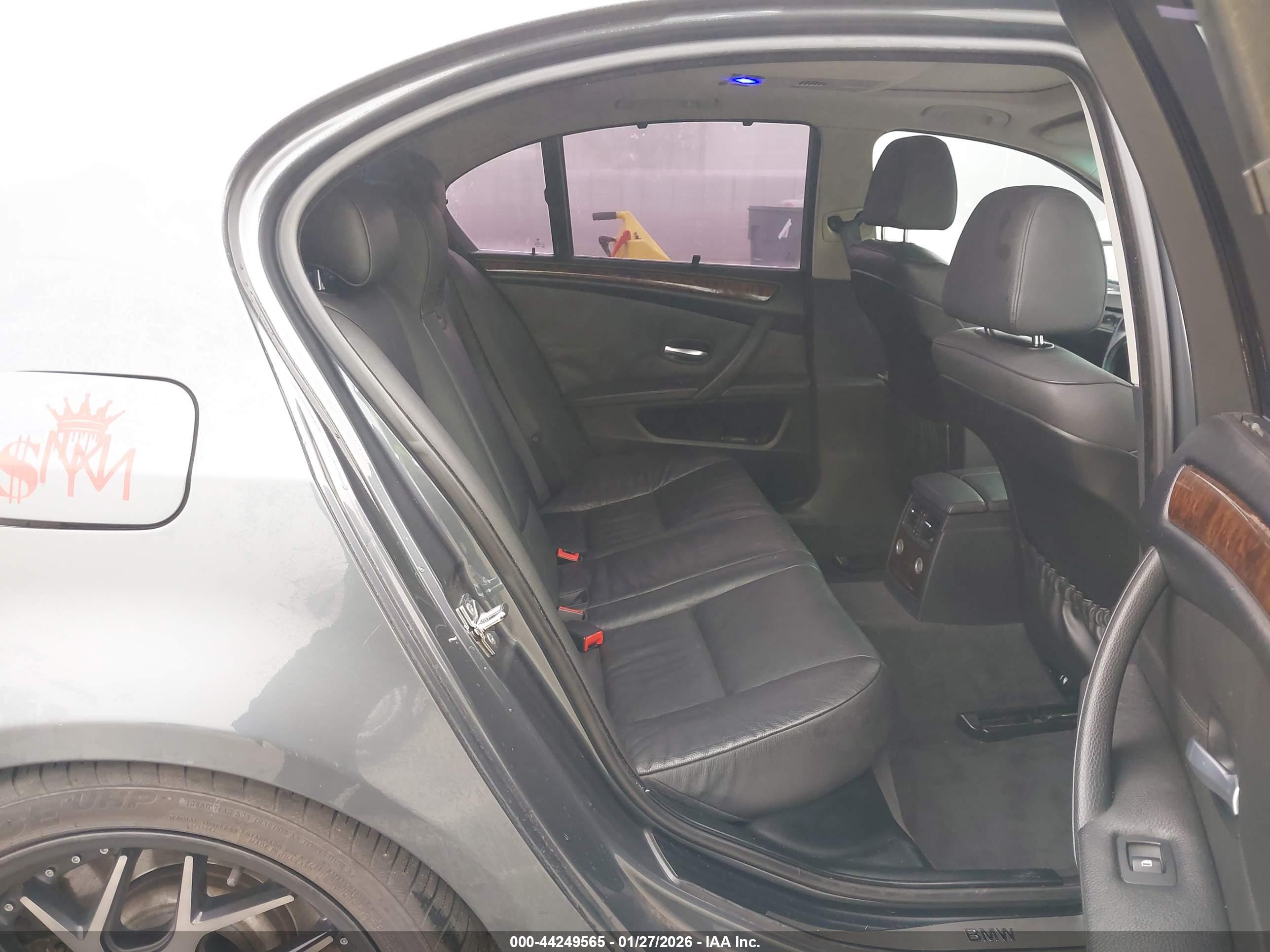 BMW 535I image 8