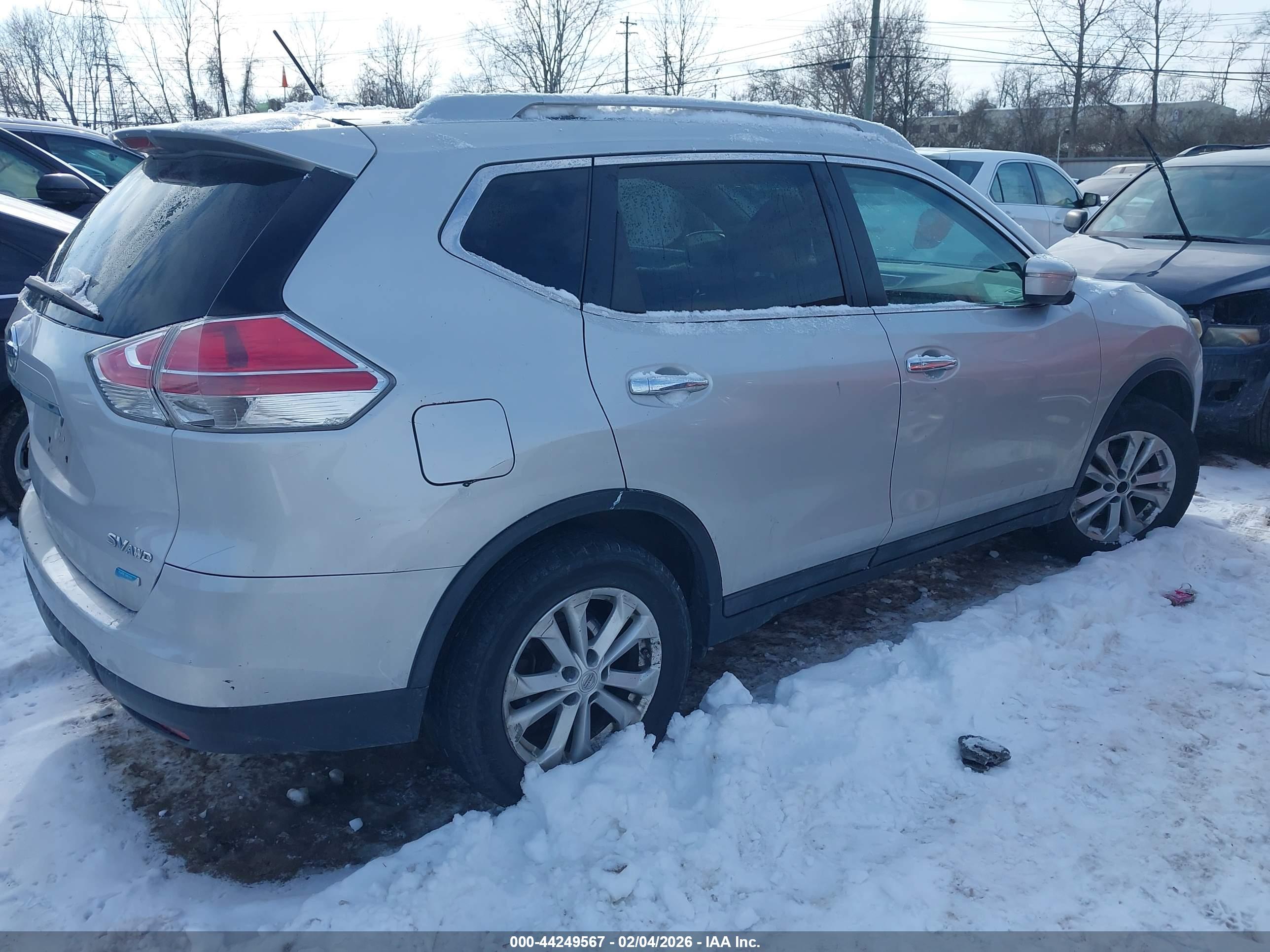 NISSAN ROGUE image 4