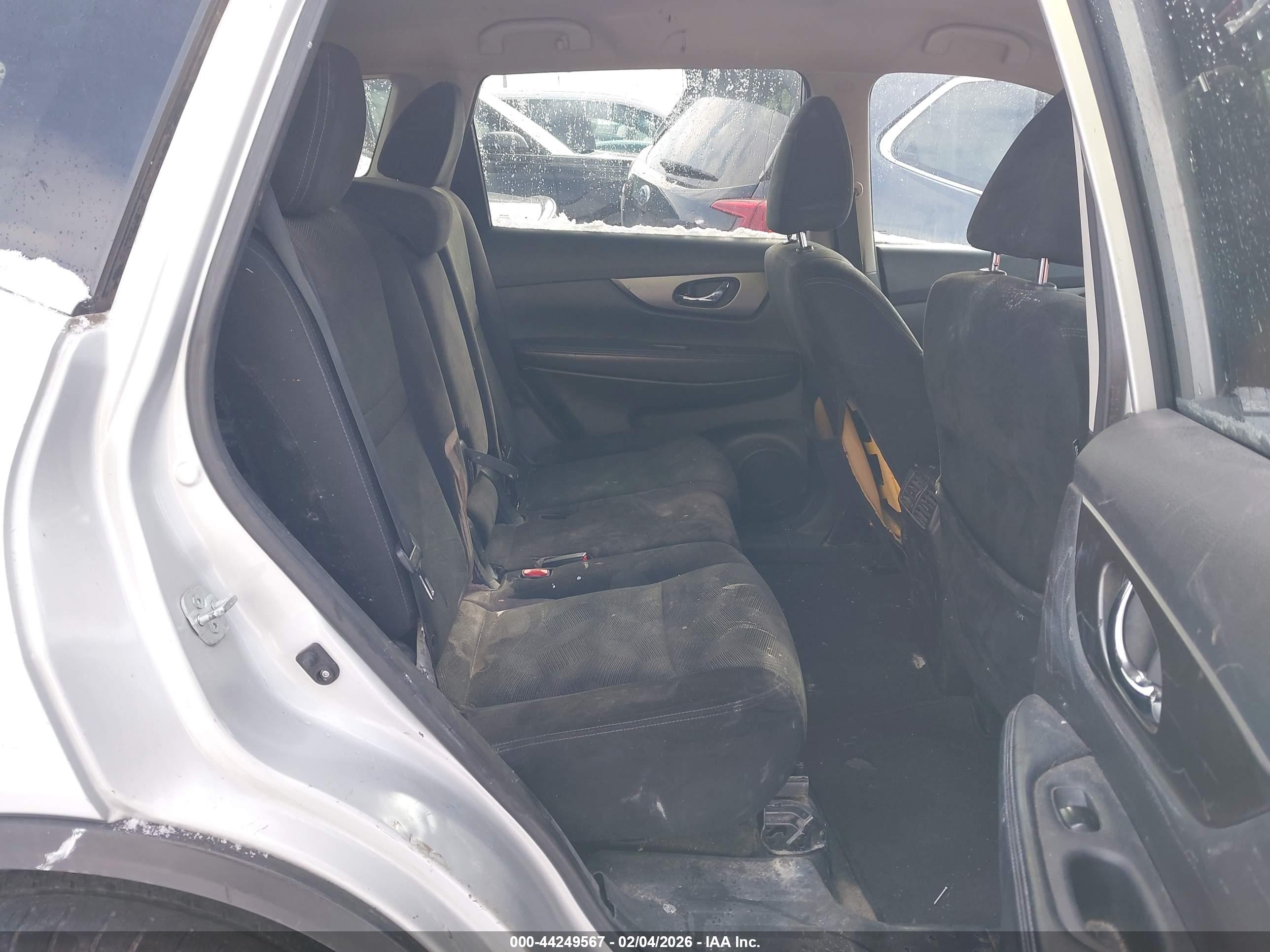 NISSAN ROGUE image 8