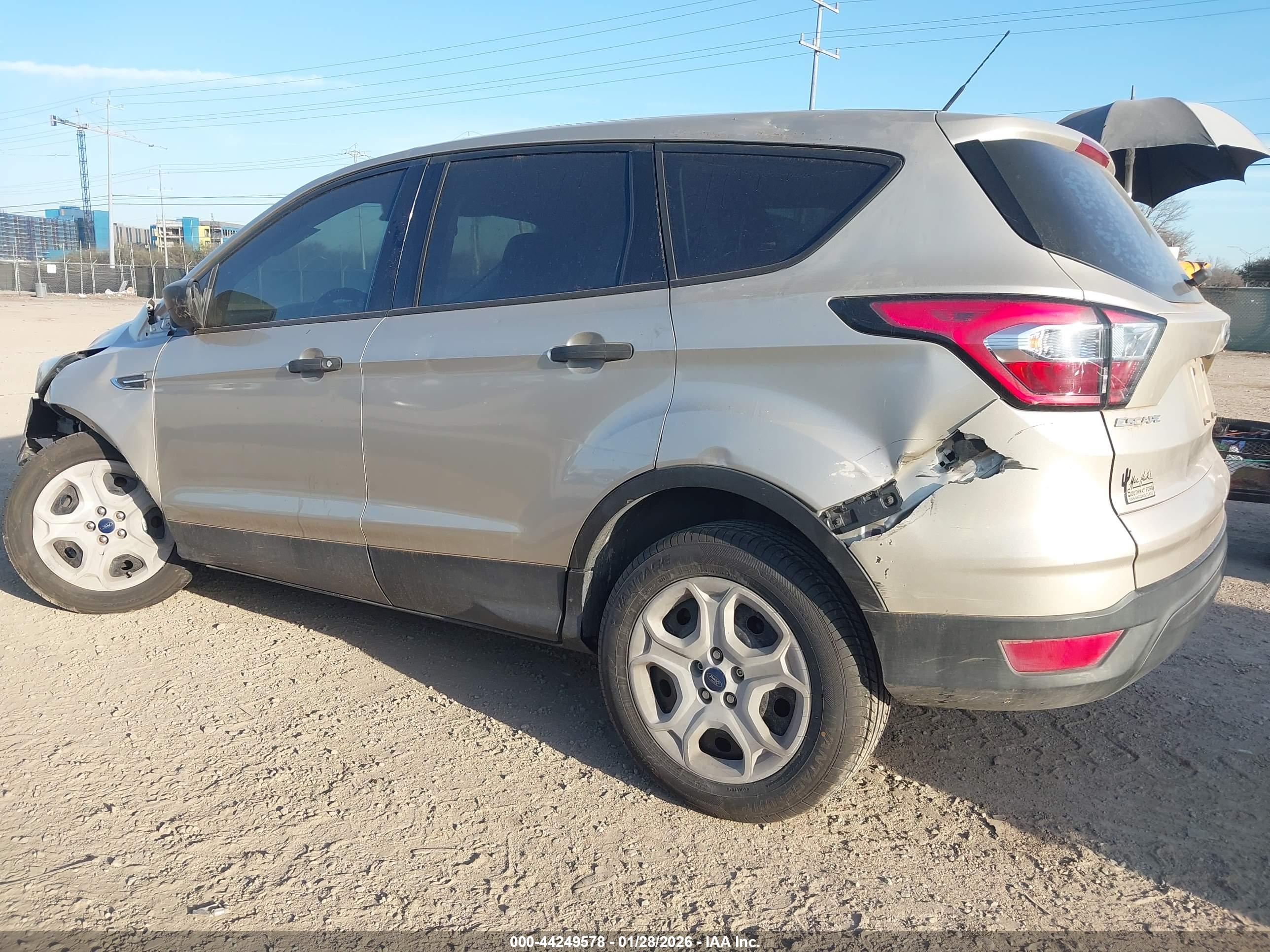 FORD ESCAPE image 3