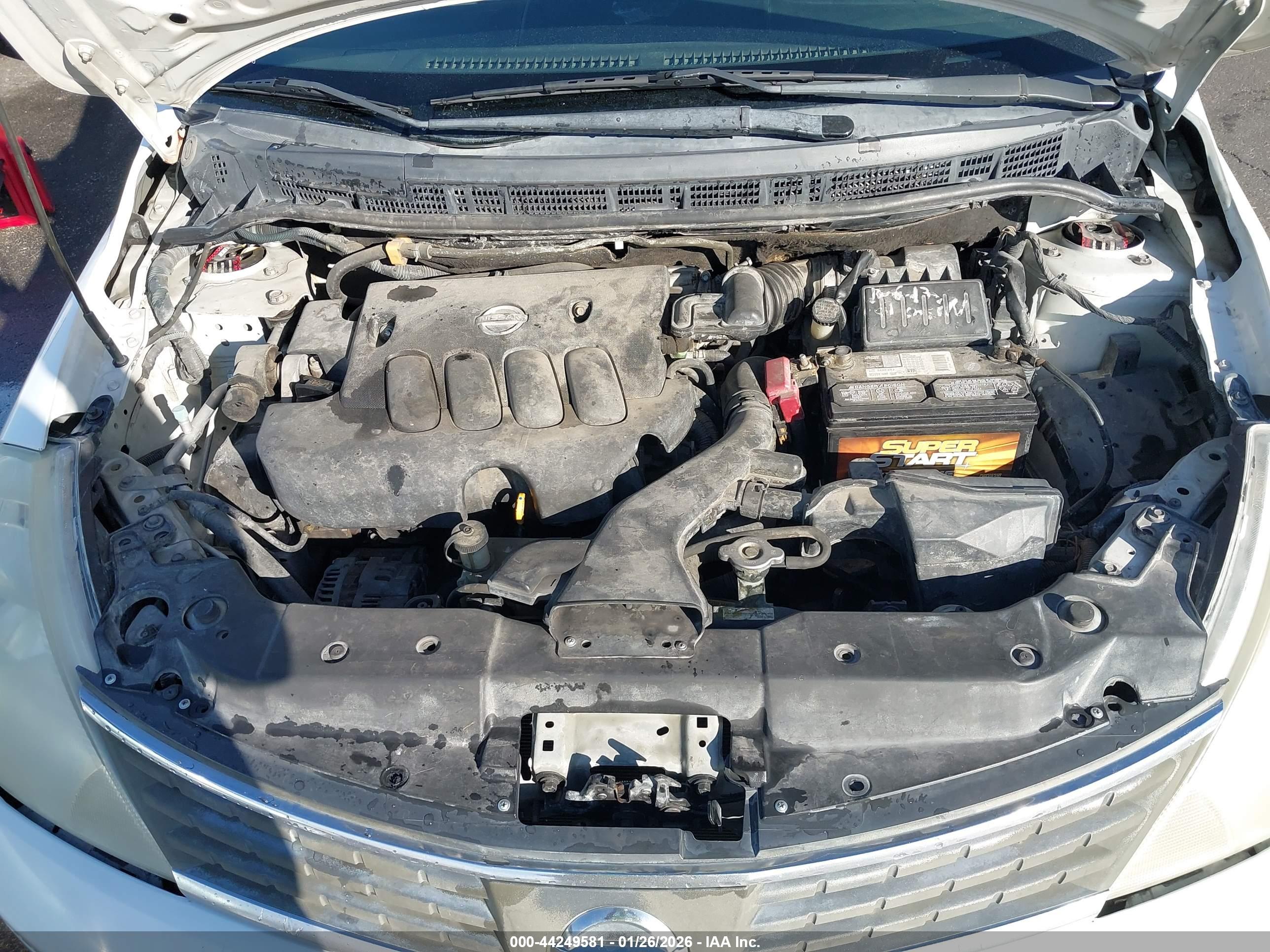 NISSAN VERSA image 10