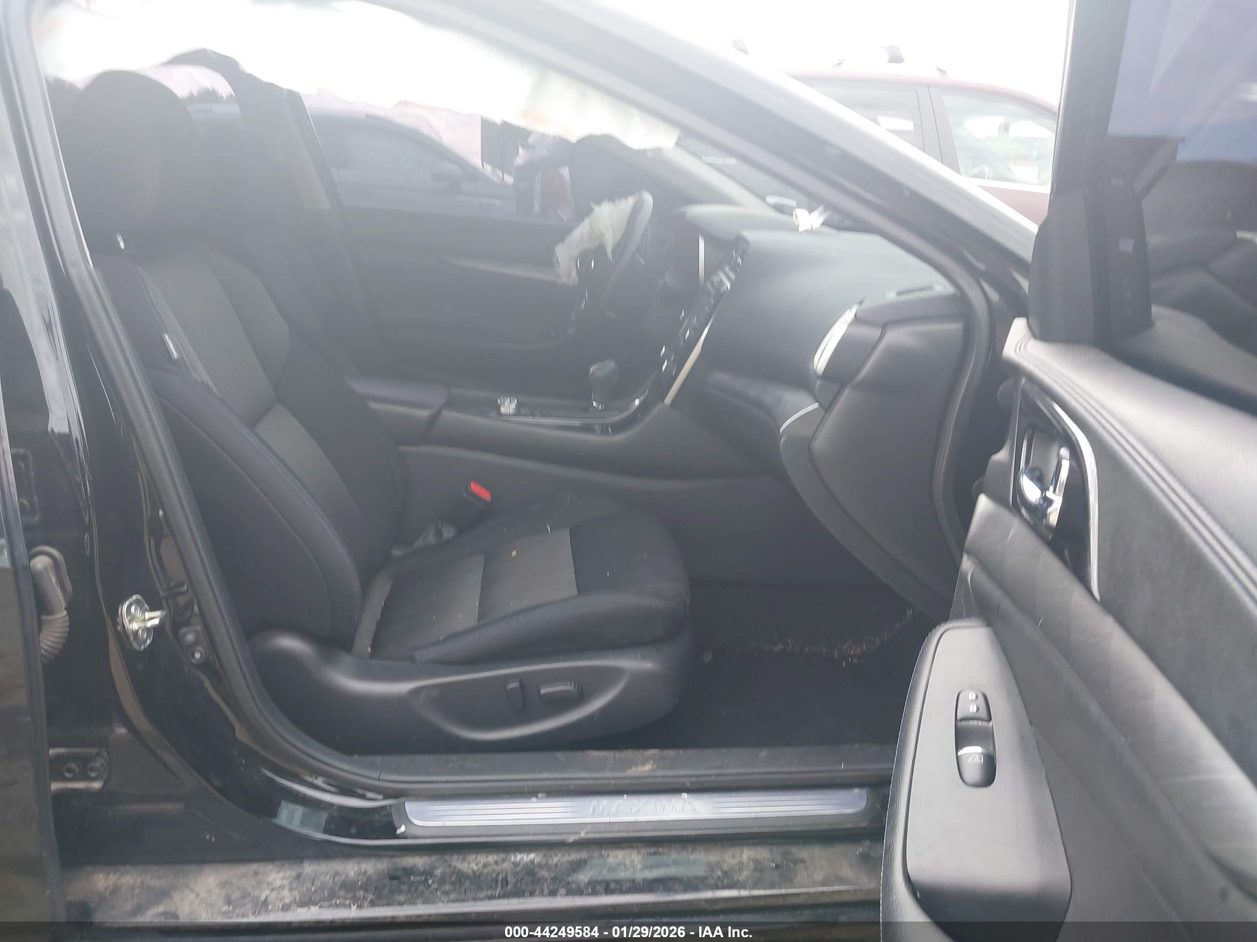 NISSAN MAXIMA image 5