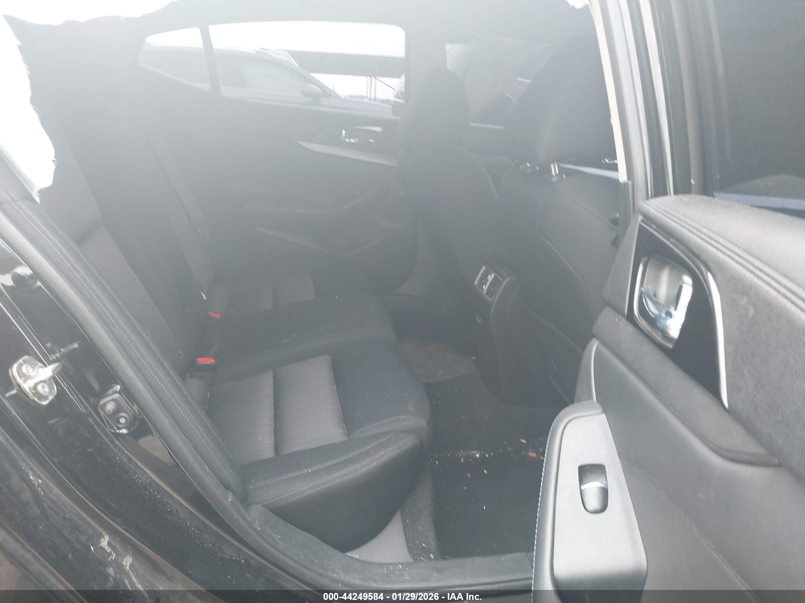 NISSAN MAXIMA image 8