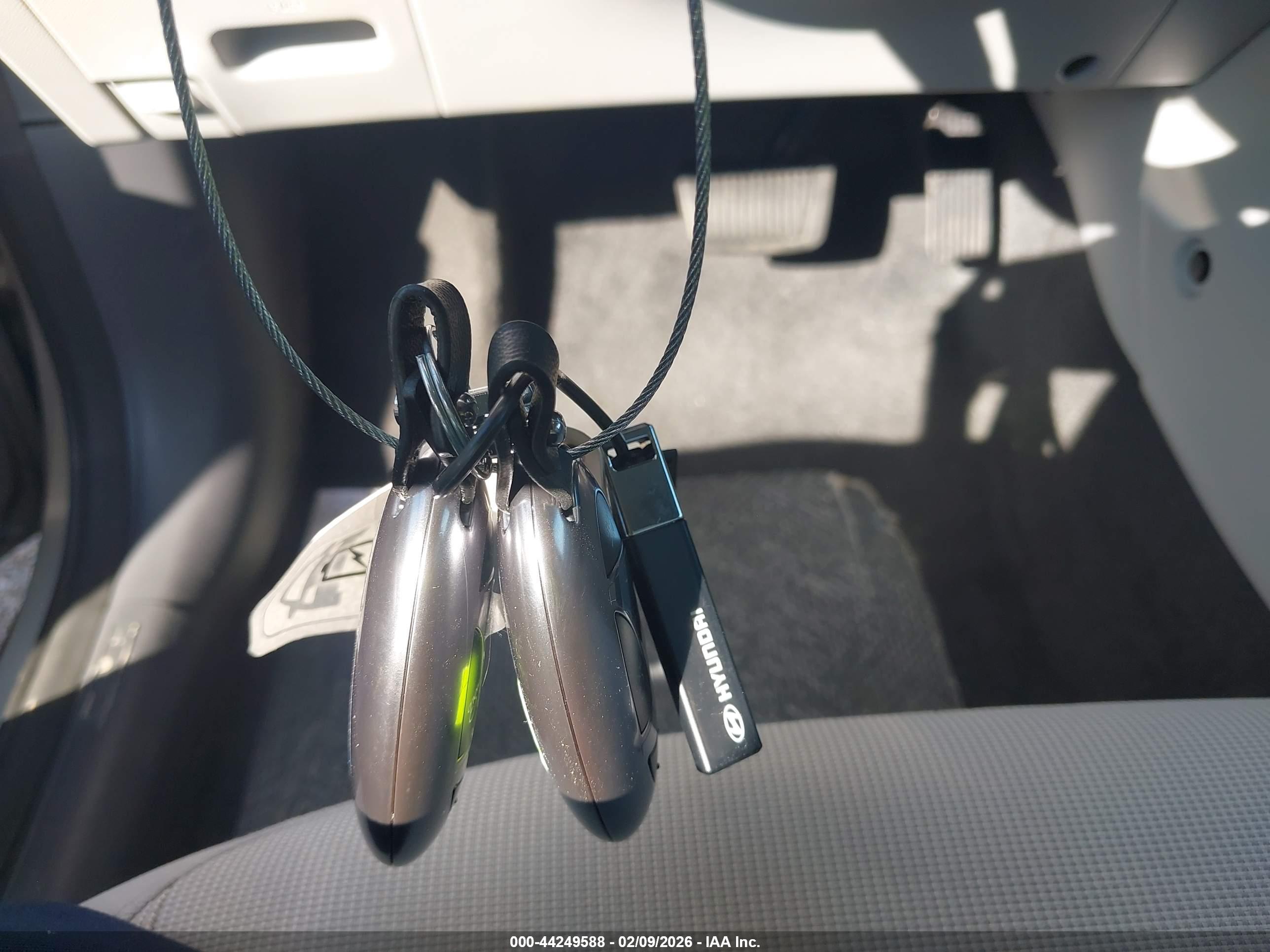 HYUNDAI KONA image 11