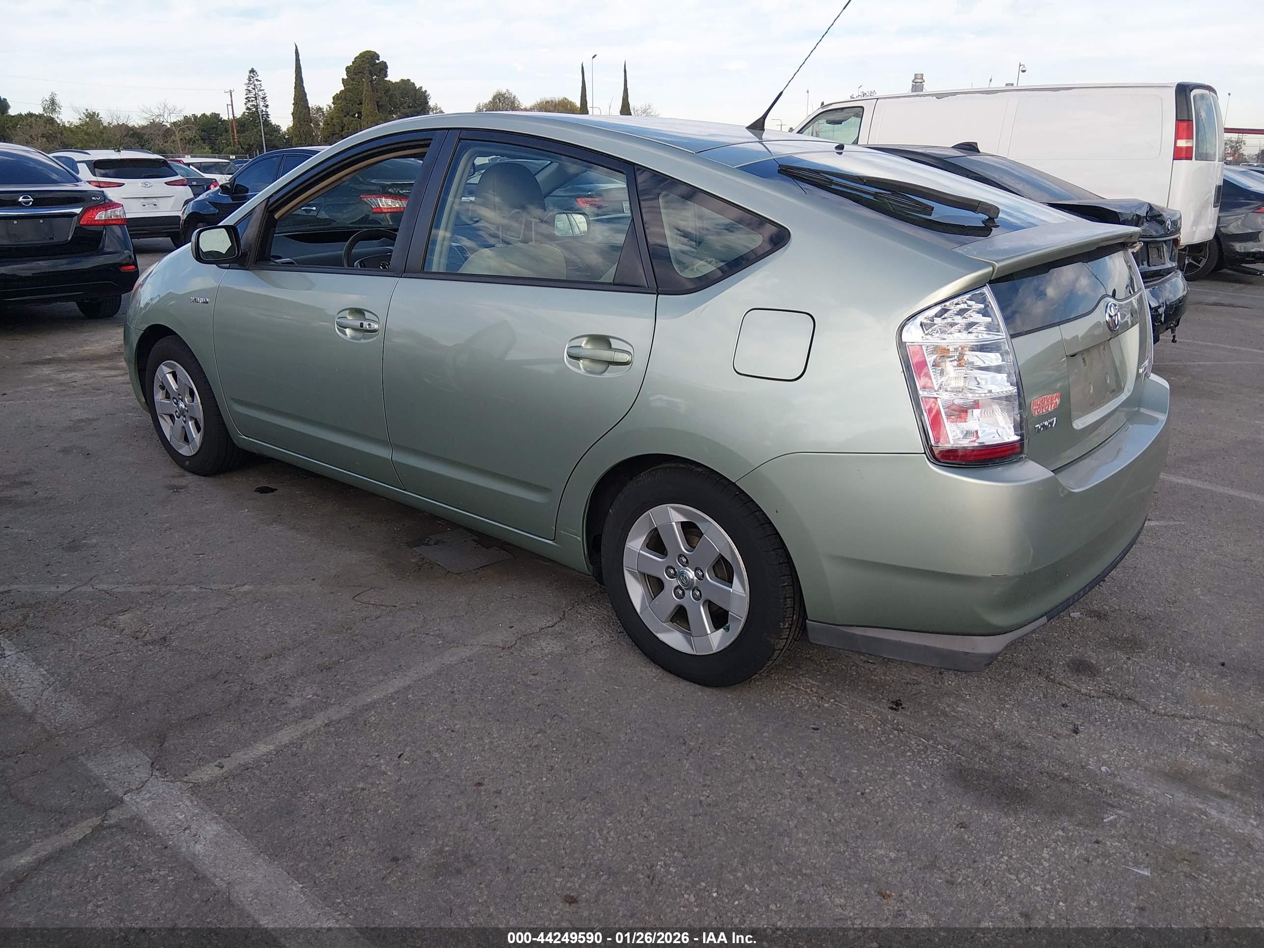TOYOTA PRIUS image 3