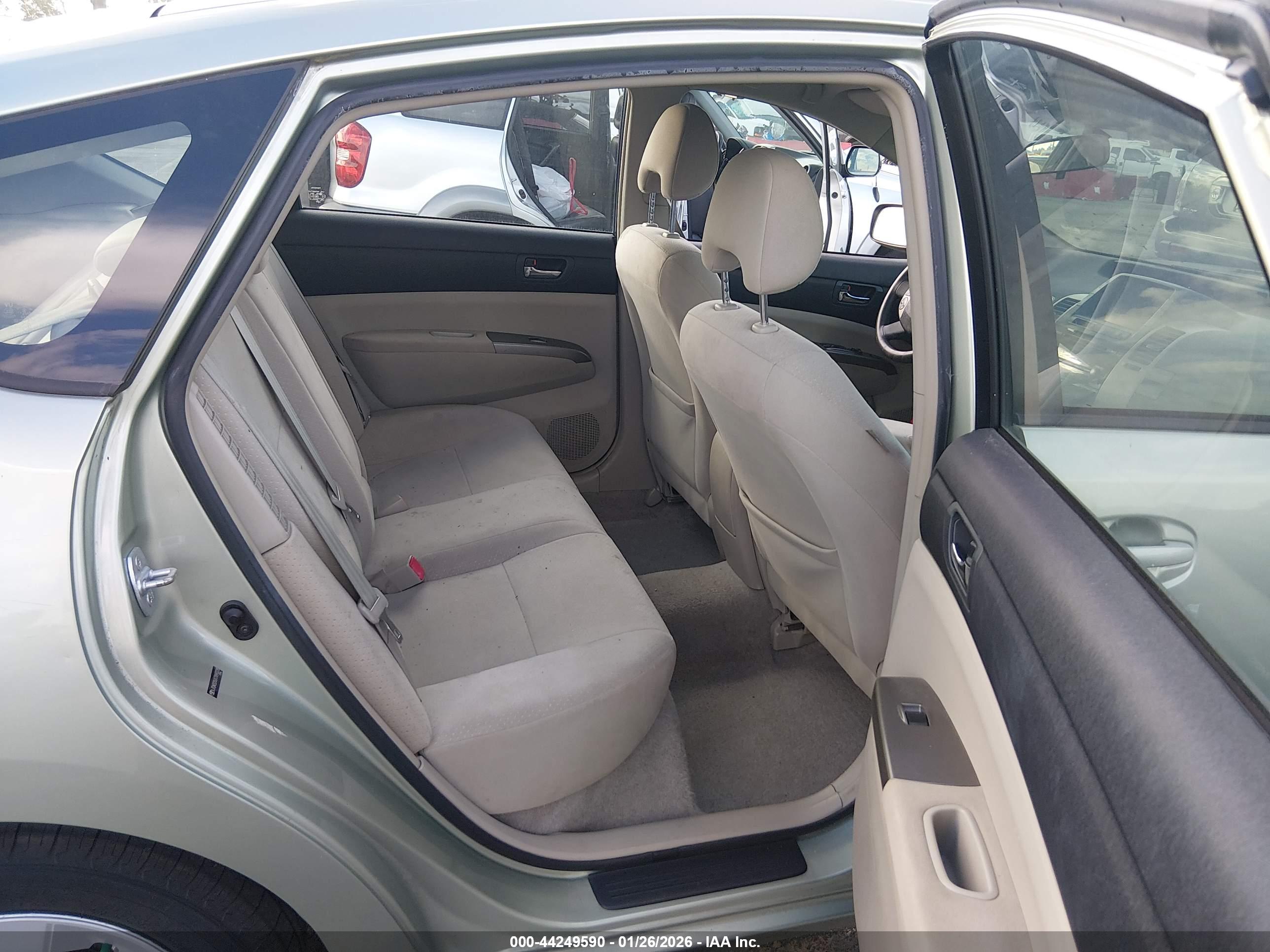 TOYOTA PRIUS image 8