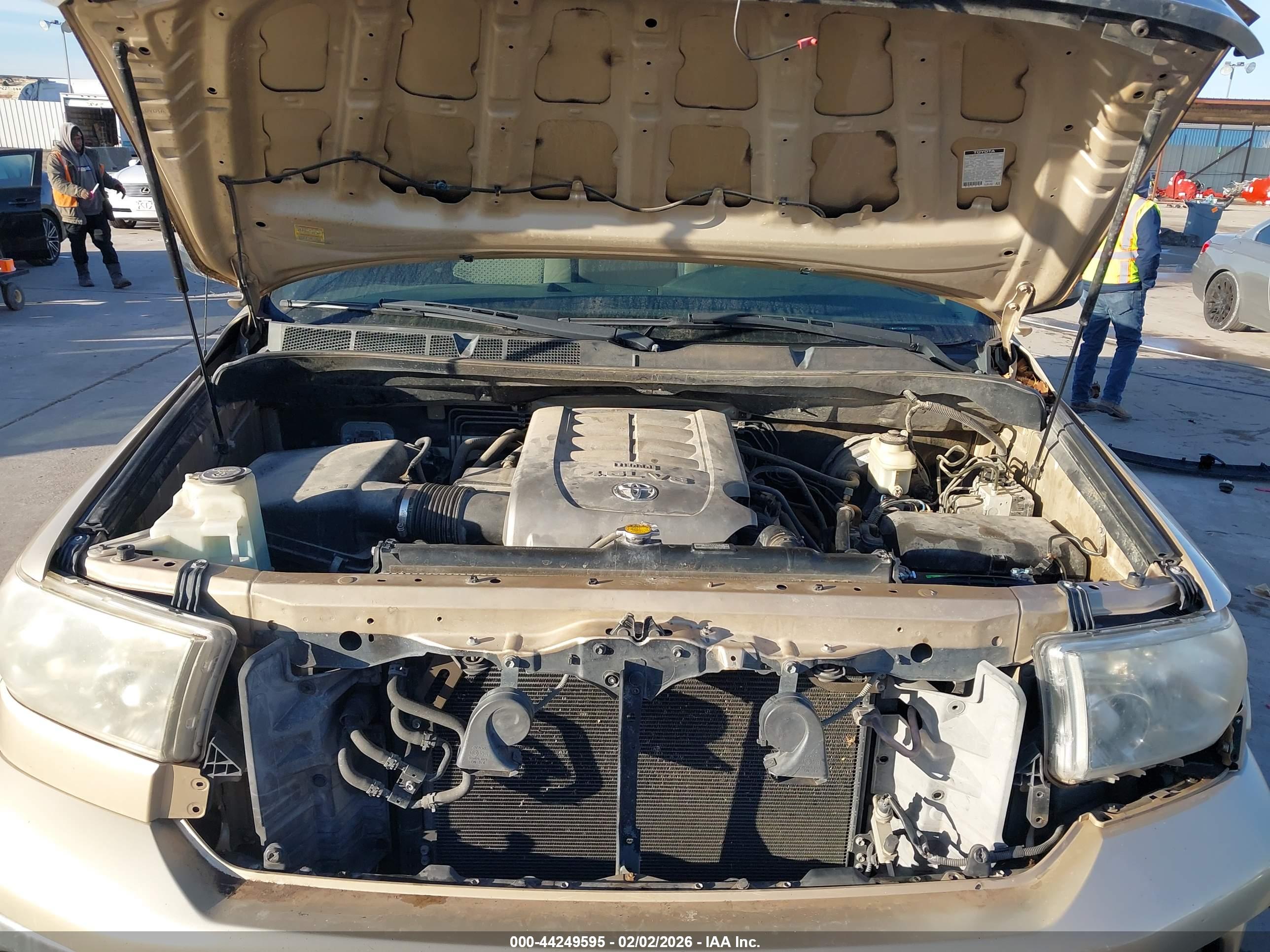 TOYOTA TUNDRA image 10