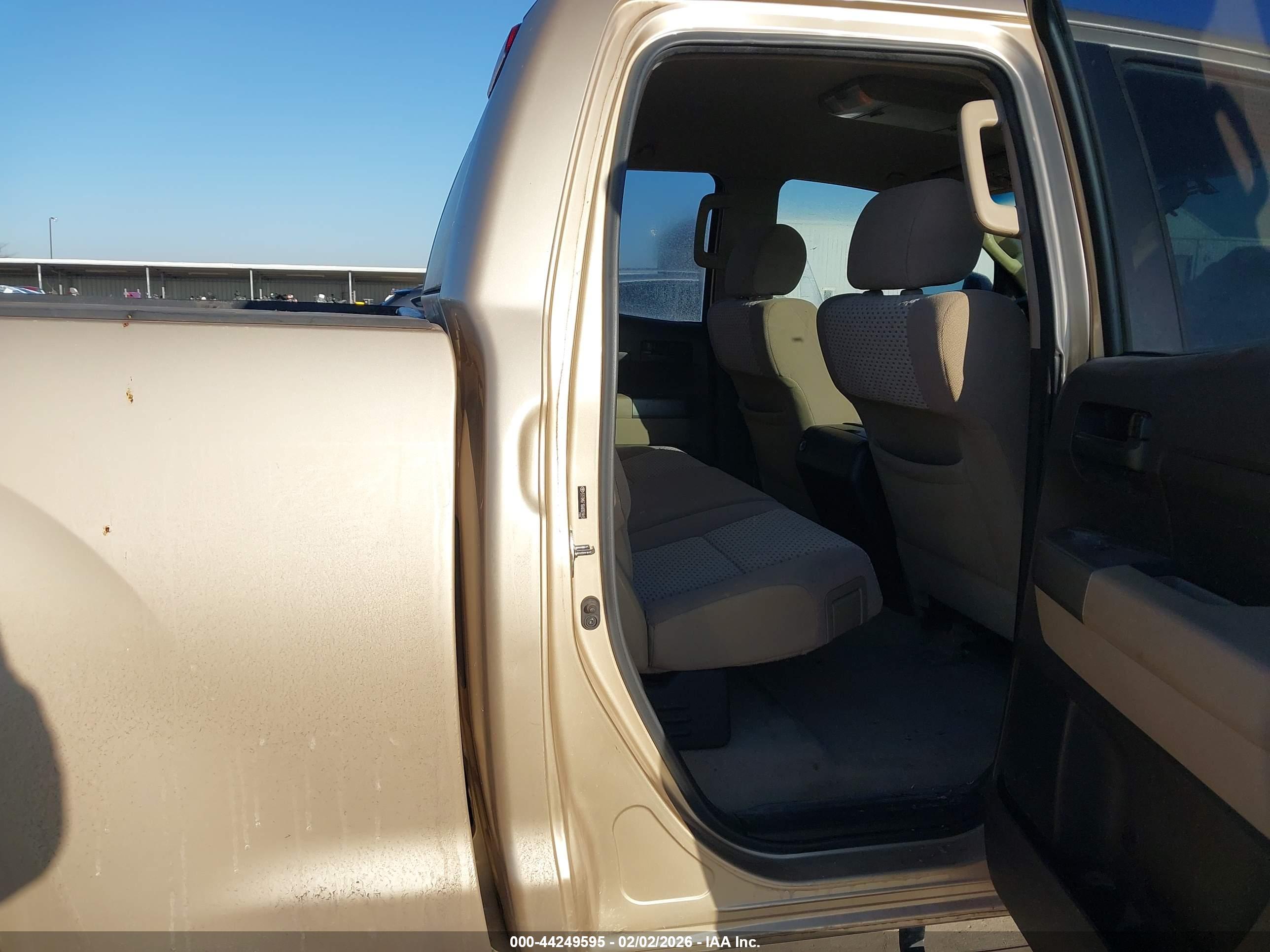 TOYOTA TUNDRA image 8