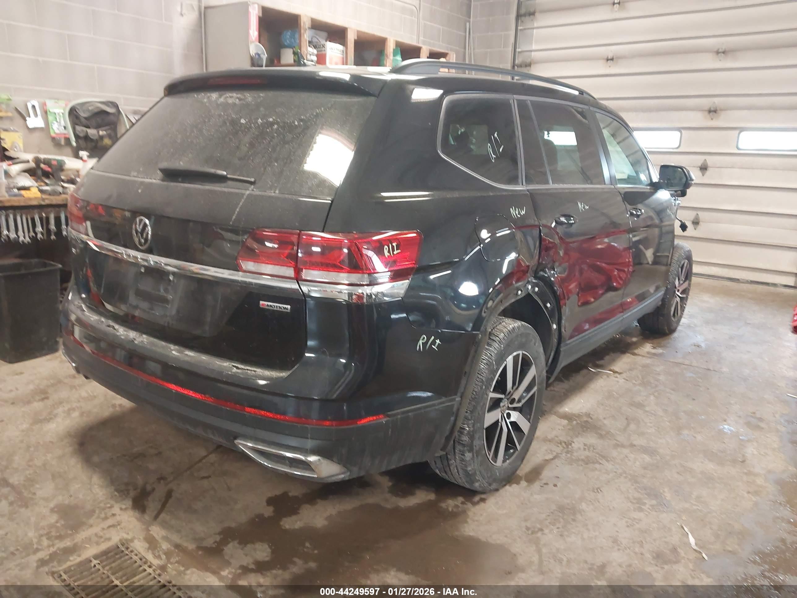 VOLKSWAGEN ATLAS image 4