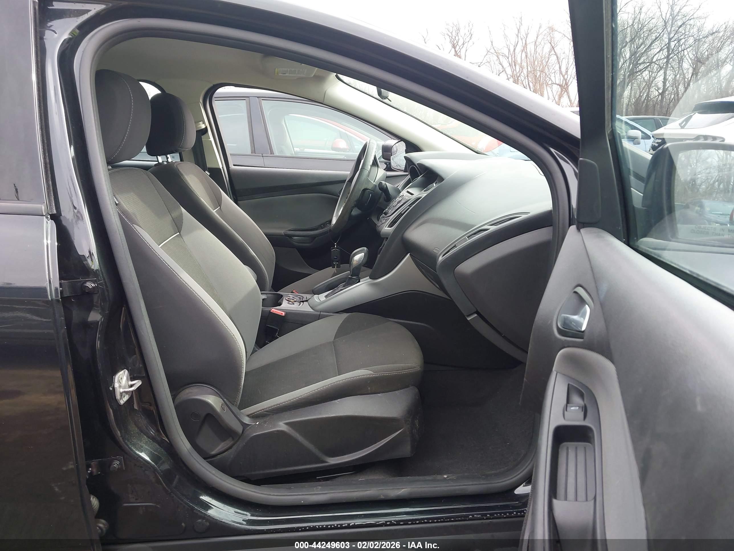 FORD FOCUS image 5