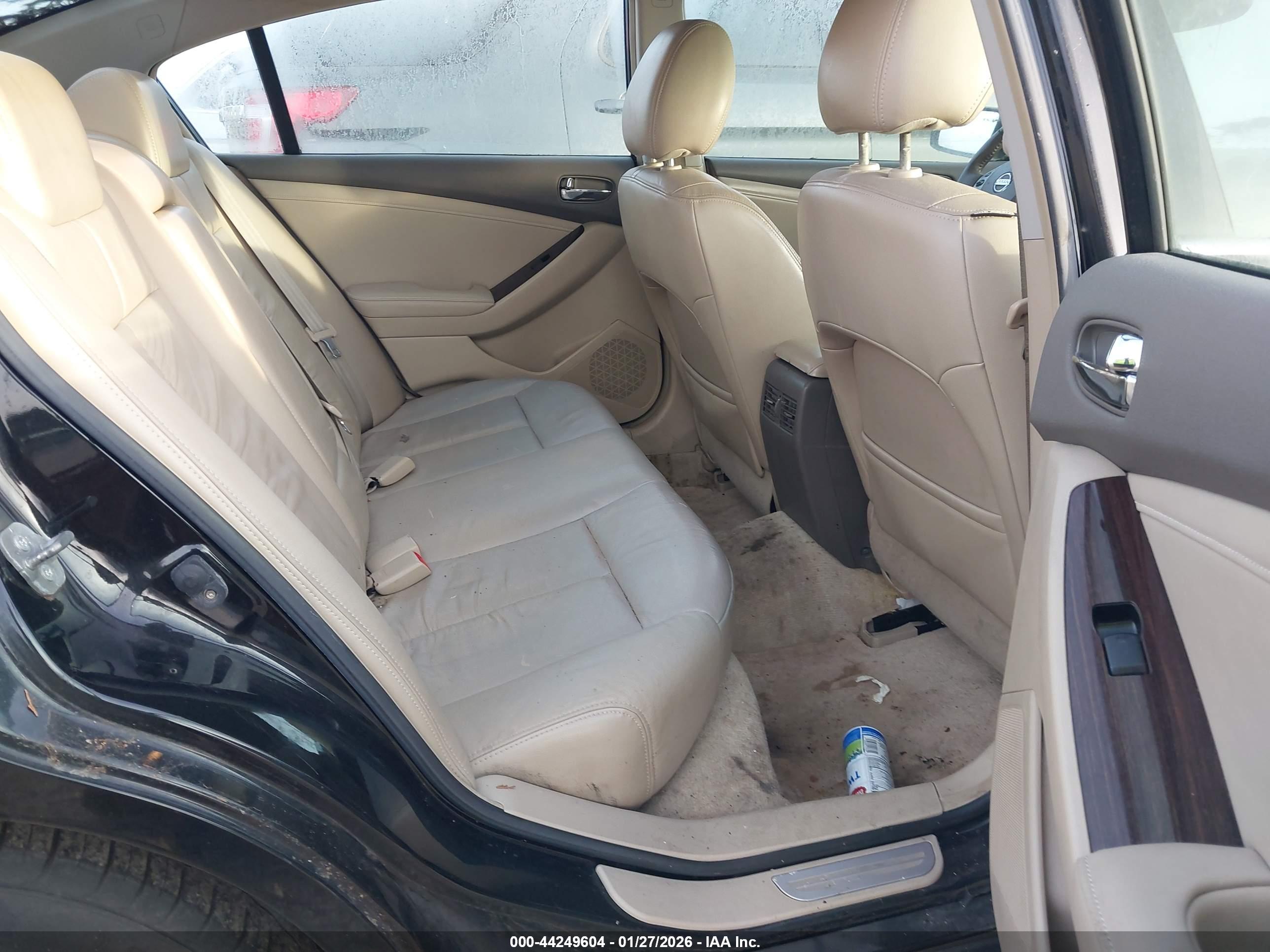 NISSAN ALTIMA image 8